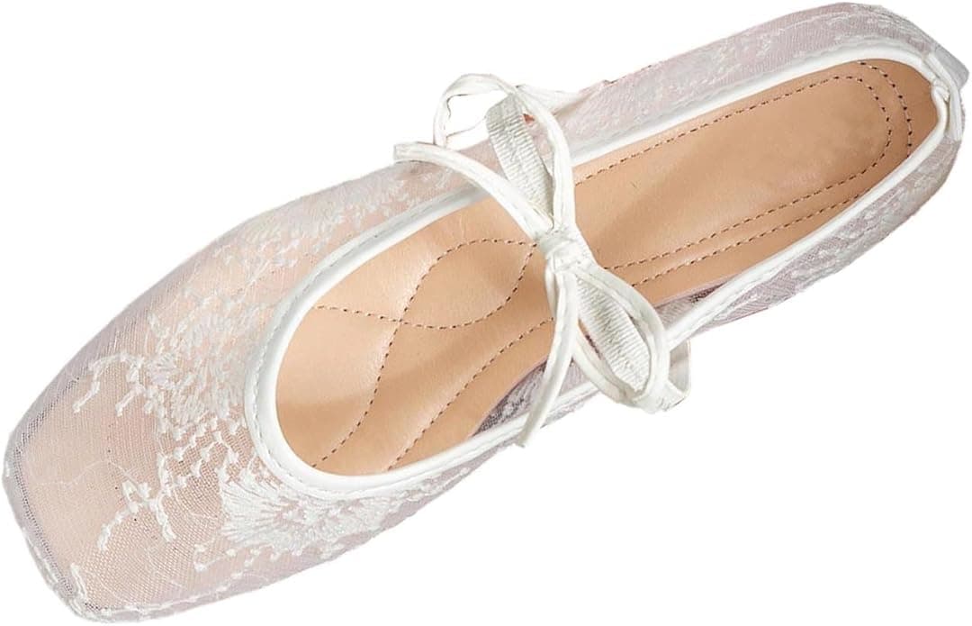 Ballerines plates en dentelle transparente avec nœud, 19$ sur Amazon