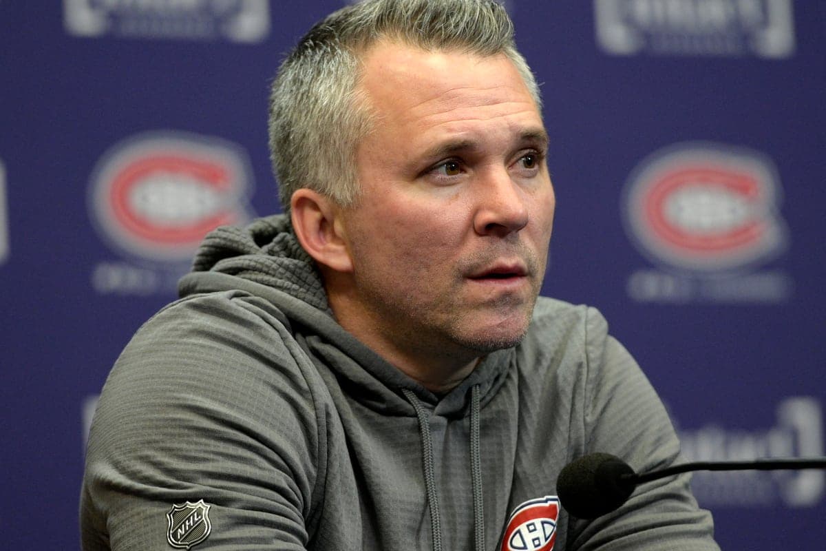 L’entraîneur en chef du Canadien Martin St-Louis a répété, ce samedi, qu’il est heureux d’être de retour dans la LNH.
