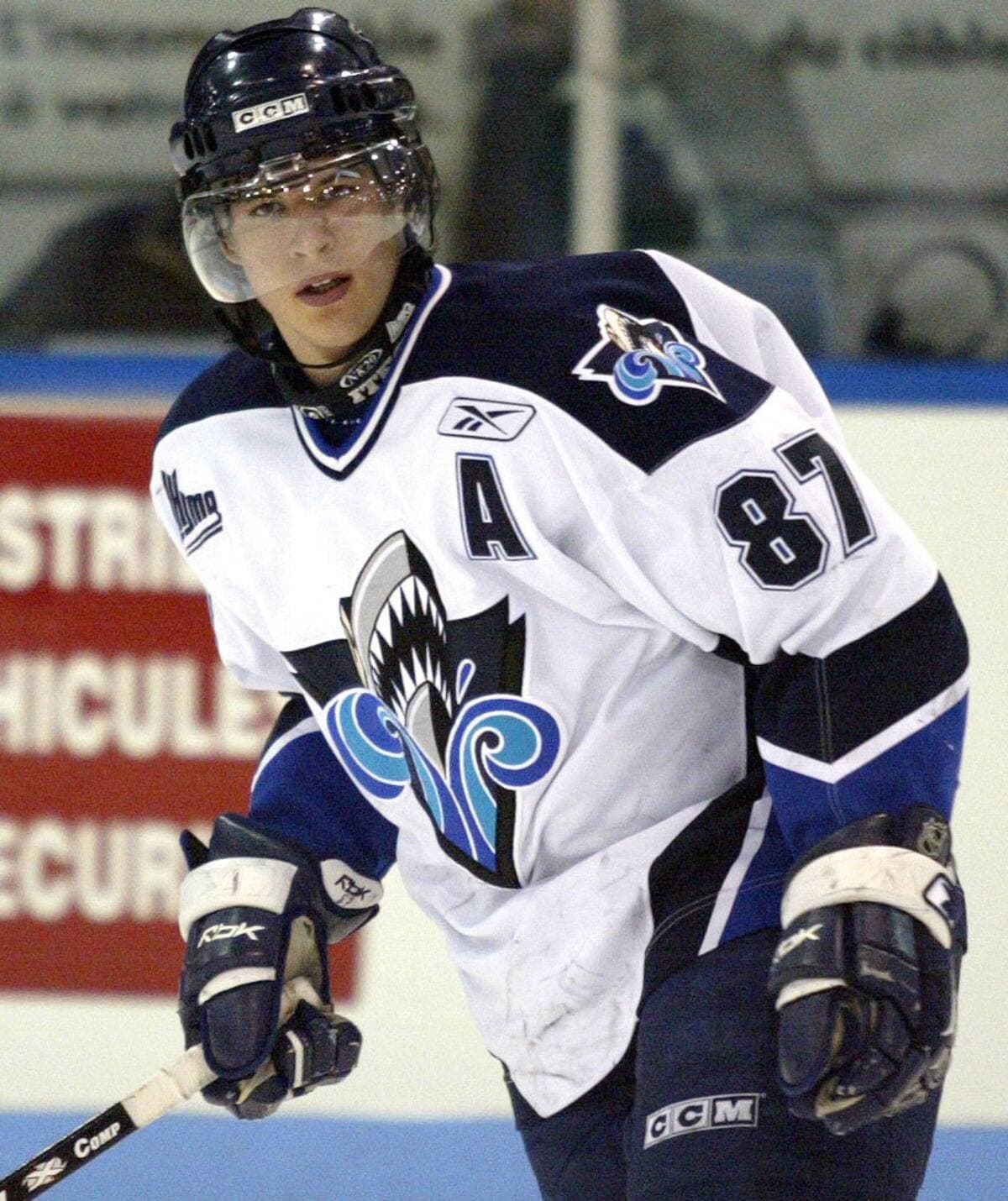 Sidney Crosby, que l'on voit en 2005 dans l'uniforme de l'Océanic de Rimouski, a été dirigé par Doris Labonté, décédé jeudi.