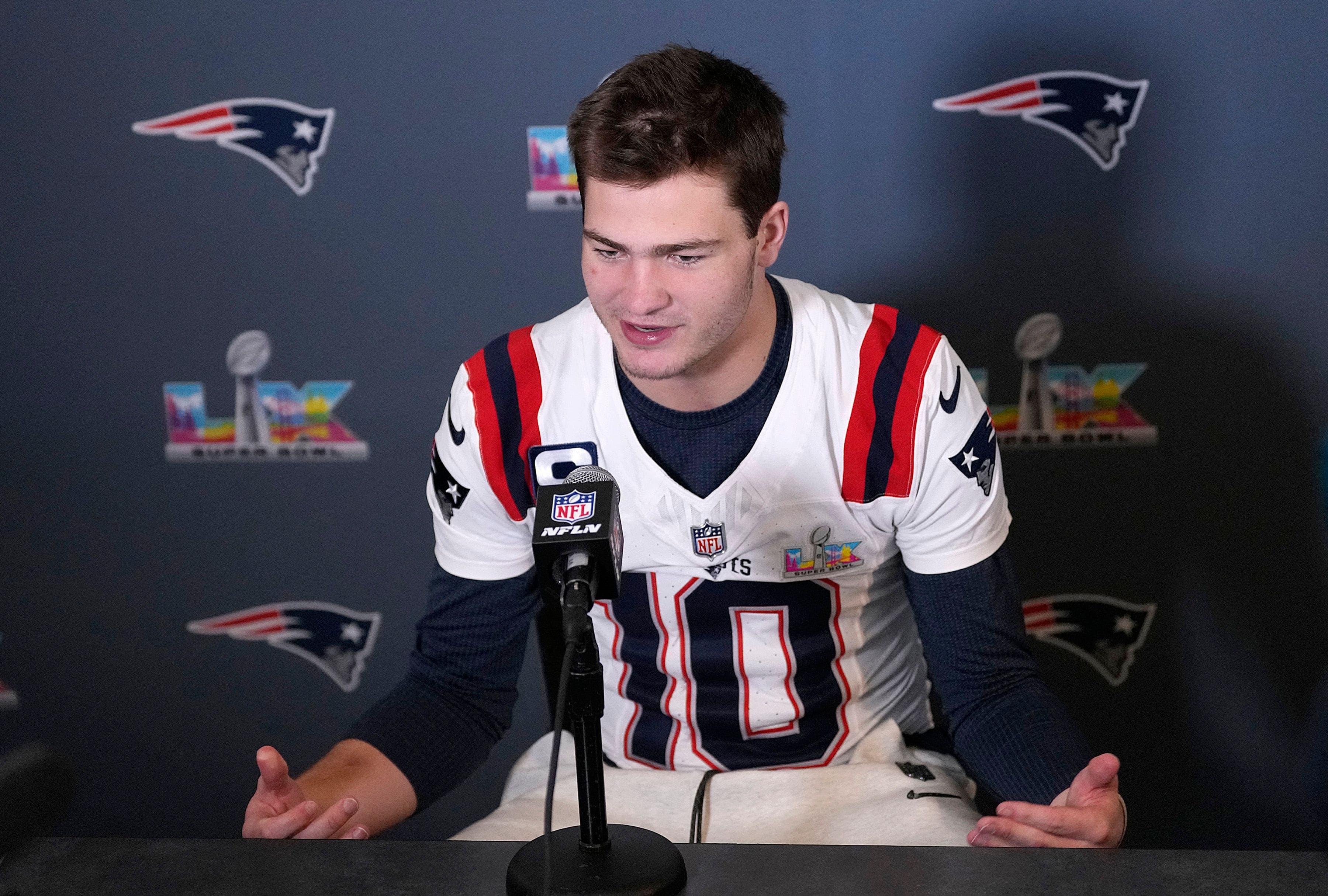 Drake Maye tente de devenir le plus jeune quart-arrière de l’histoire de la NFL à remporter le Super Bowl.