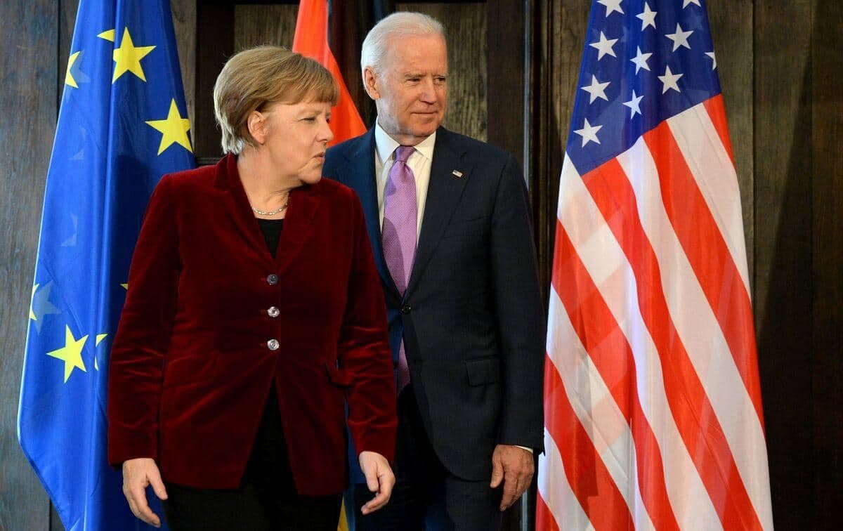 Angela Merkel et Joe Biden en 2015