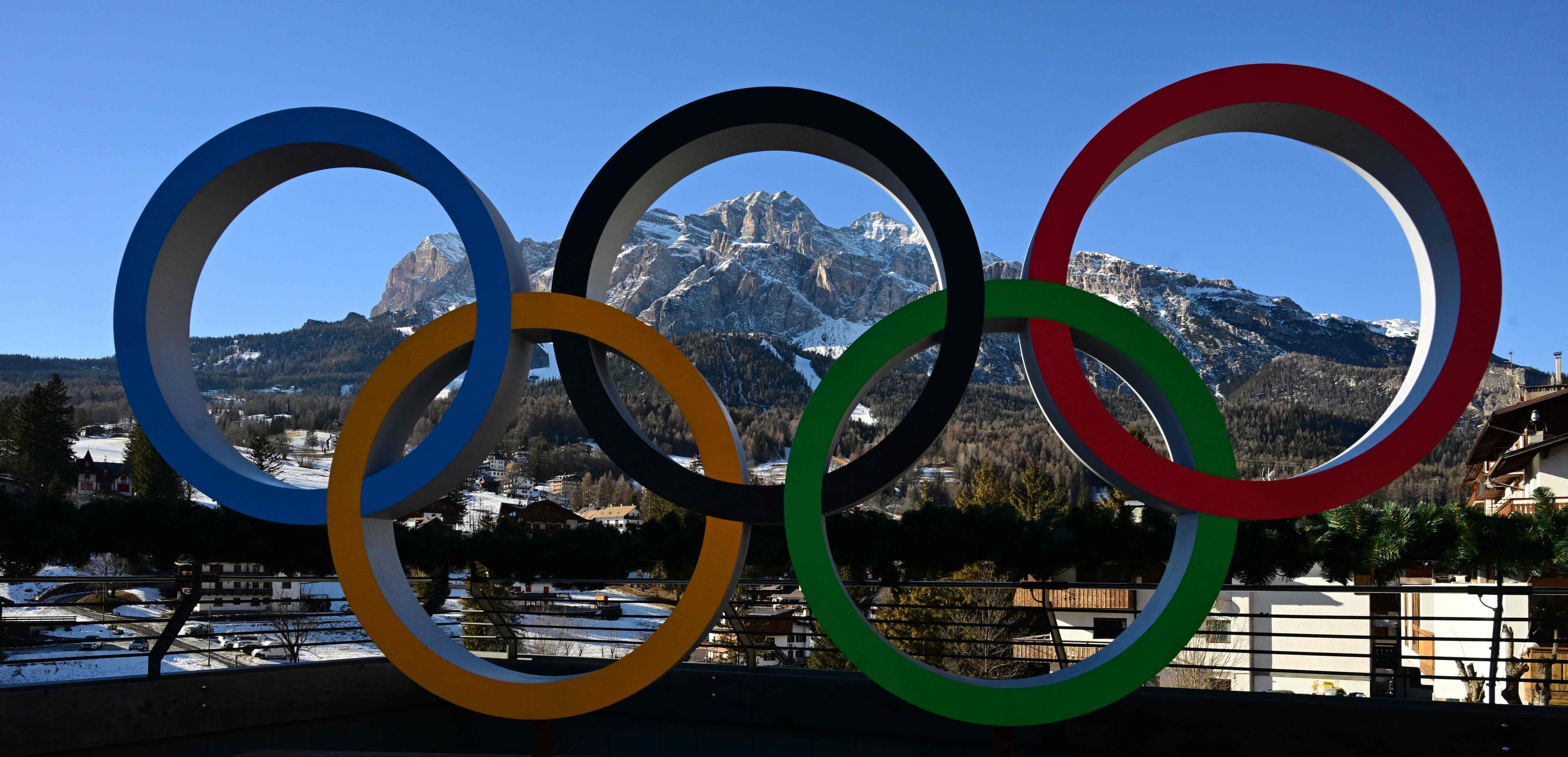Les anneaux olympiques qui trônent à Cortina, qui sera l’hôte de certaines compétitions des Jeux olympiques de Milan à compter du 6 février.
