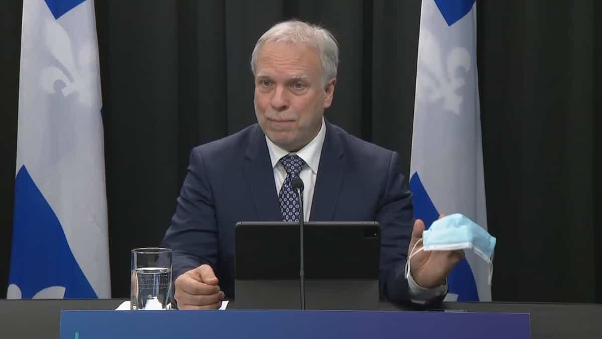 Puisque le masque n’est pas une contrainte majeure, le directeur national de santé publique, le Dr Luc Boileau, juge qu’il est tout à fait justifié de l’exiger dans les lieux publics jusqu’à la fin avril pour tenter de freiner la contagion.