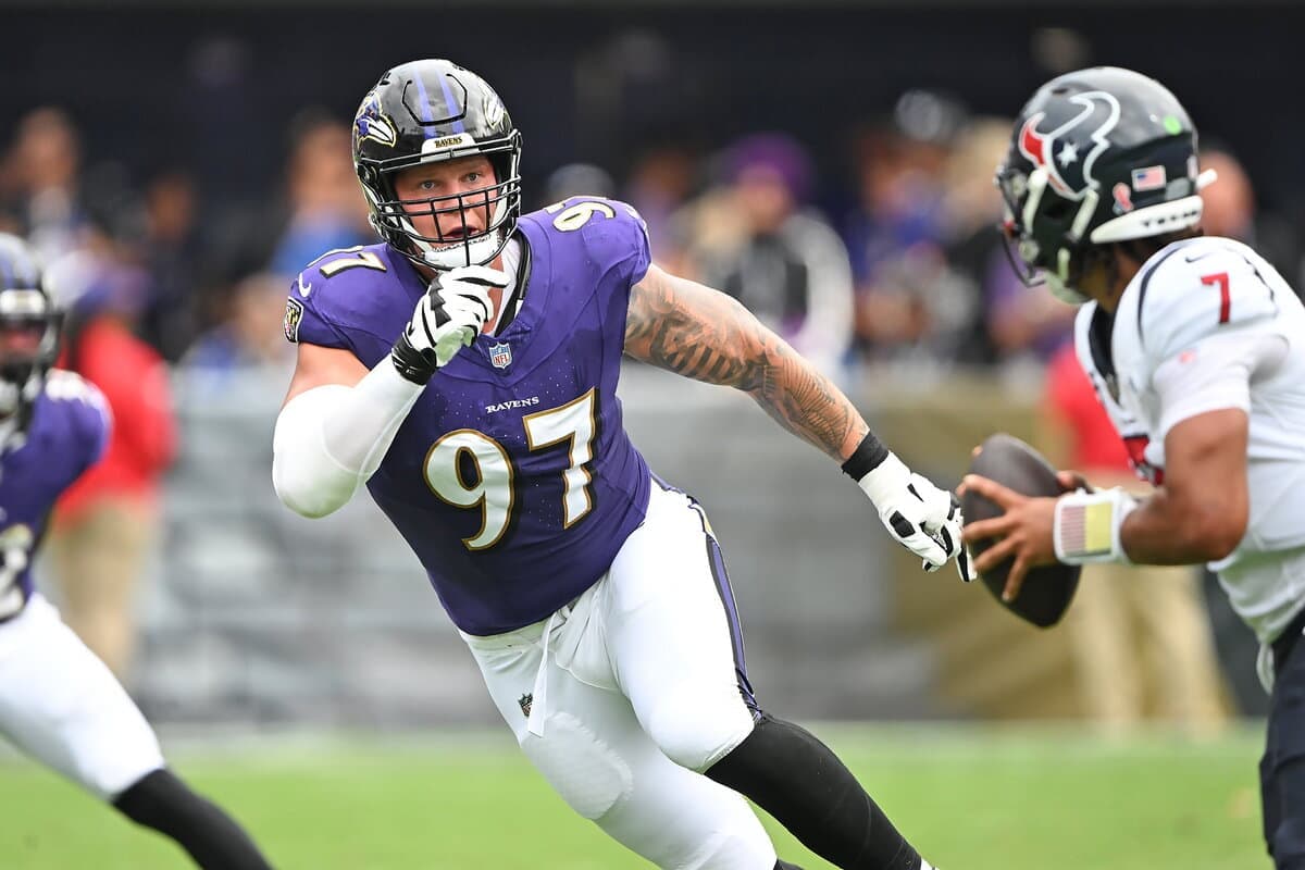 Brent Urban a réussi trois sacs du quart cette saison, lui qui a pris part aux 17 matchs des siens, dont trois comme partant.