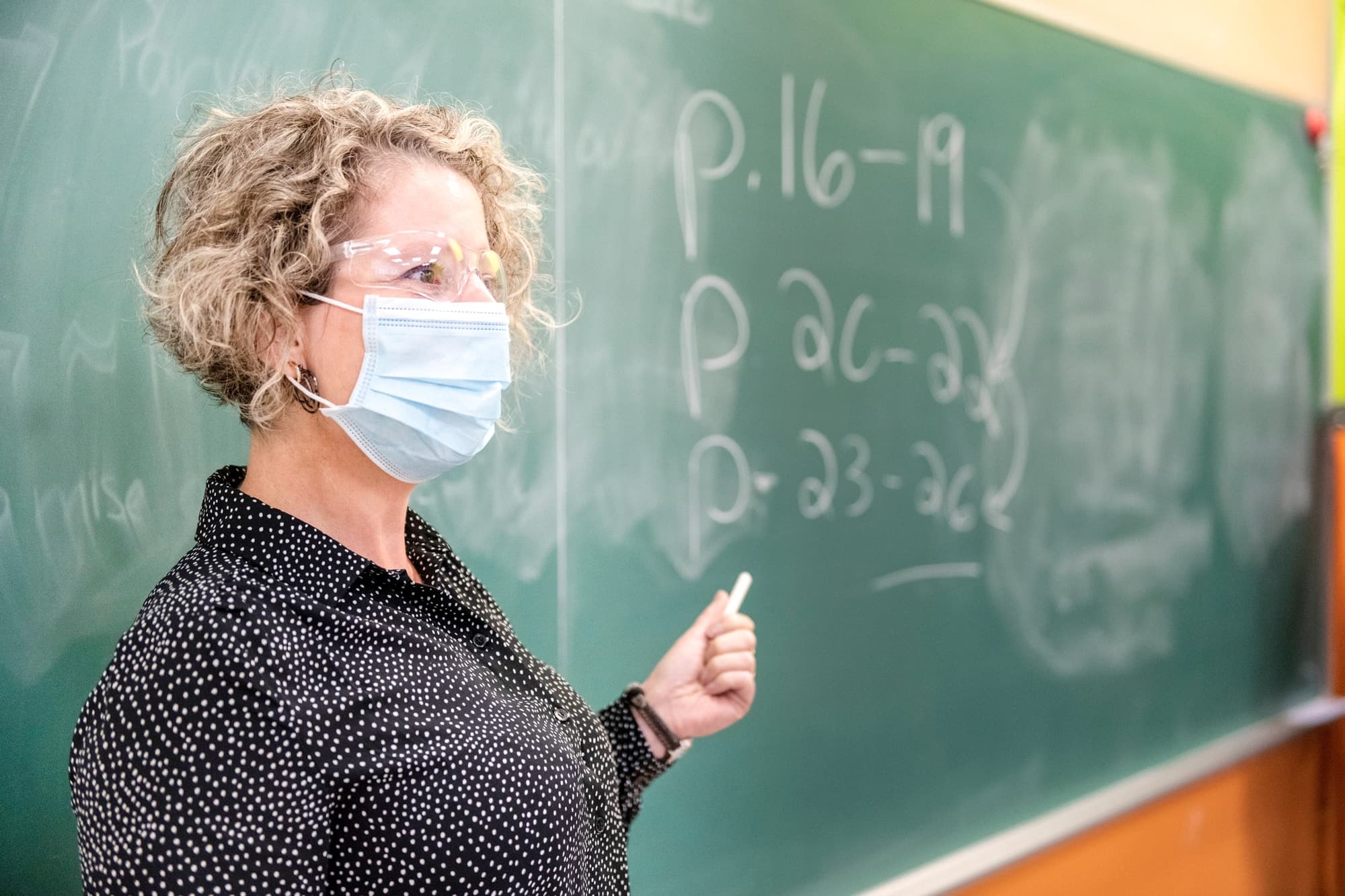 À l’approche de la rentrée scolaire, il manque de professeurs comme jamais tant au primaire qu’au secondaire.
