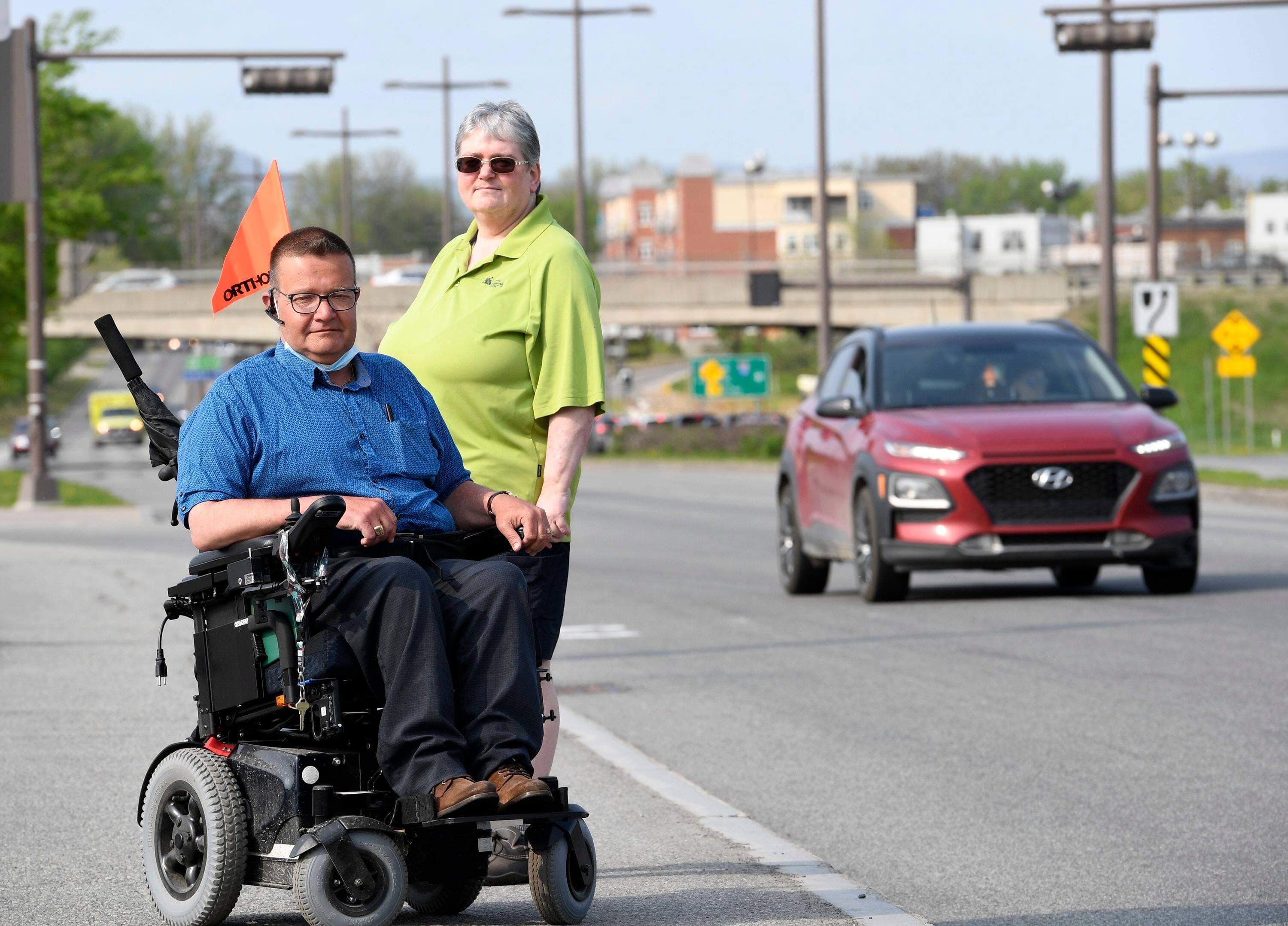 Nicole Laveau et Raynald Pelletier du conseil de quartier de Vanier .