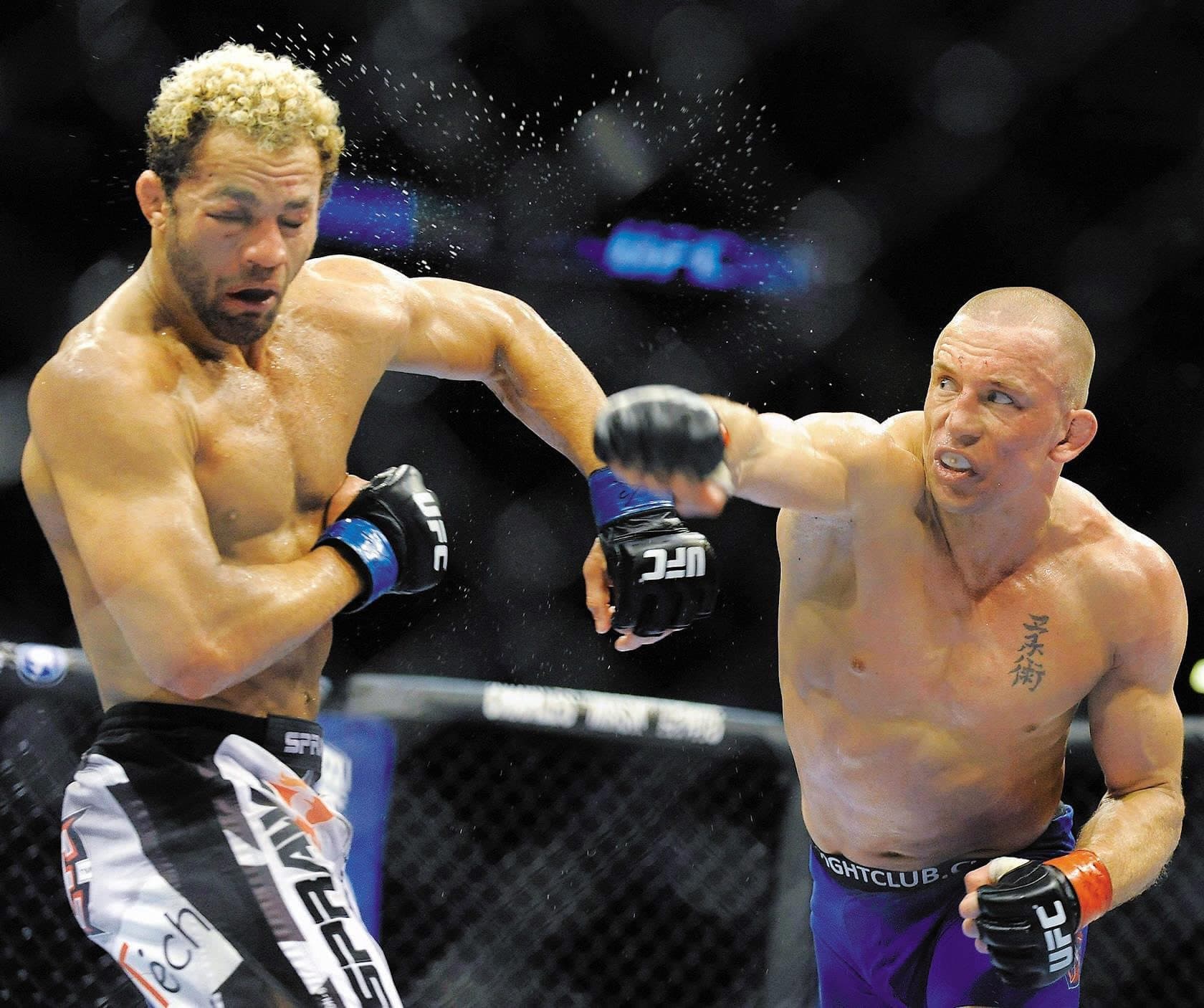 « GSP » avait servi une bonne droite à Josh Koscheck, en route vers une victoire de championnat au Centre Bell de Montréal, en 2010.
