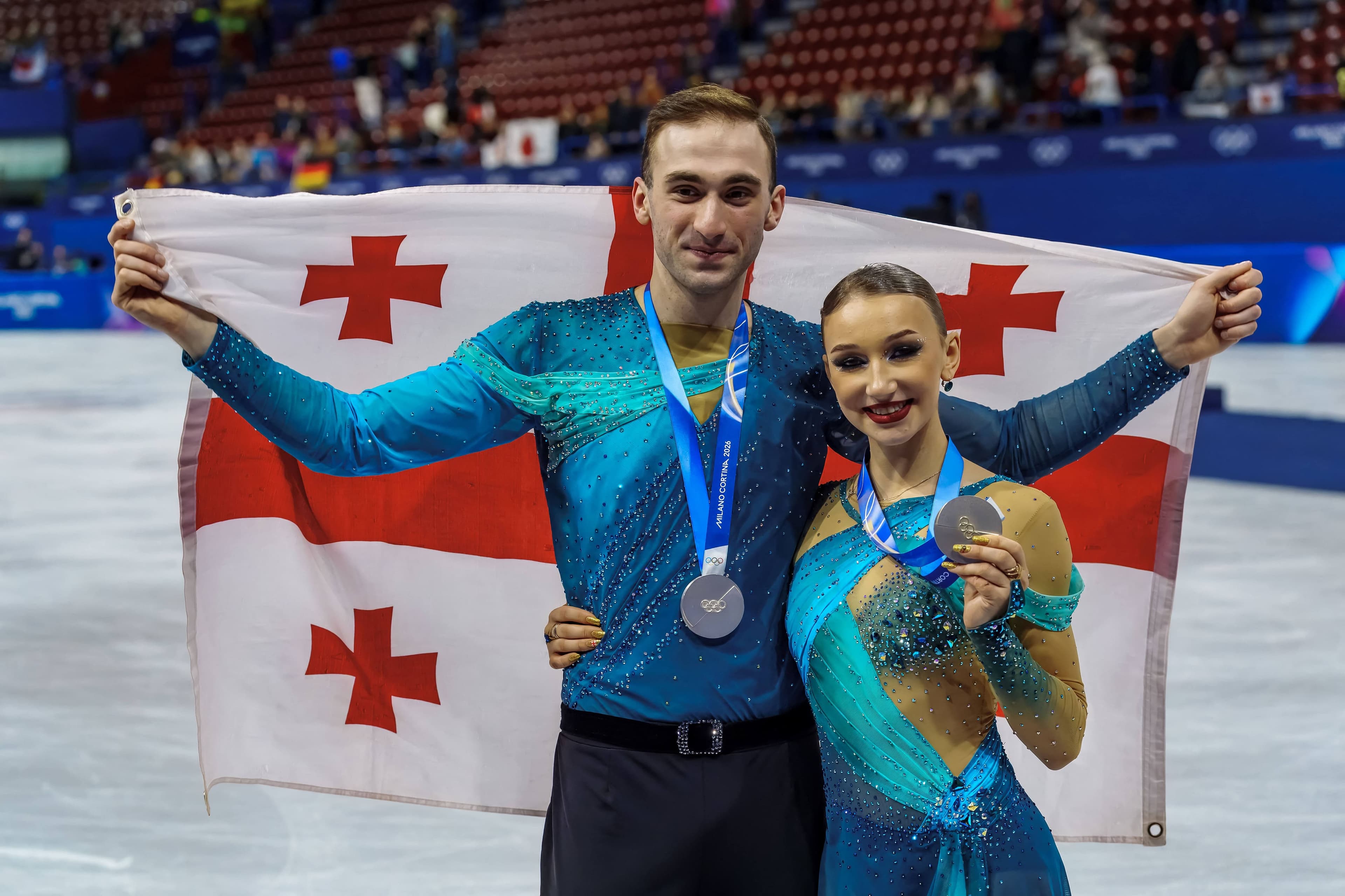 Anastasiia Metelkina et Luka Berulava ont donné l'argent à la Géorgie en patinant au son de la chanson «Keeping Me Alive», de Jonathan Roy.