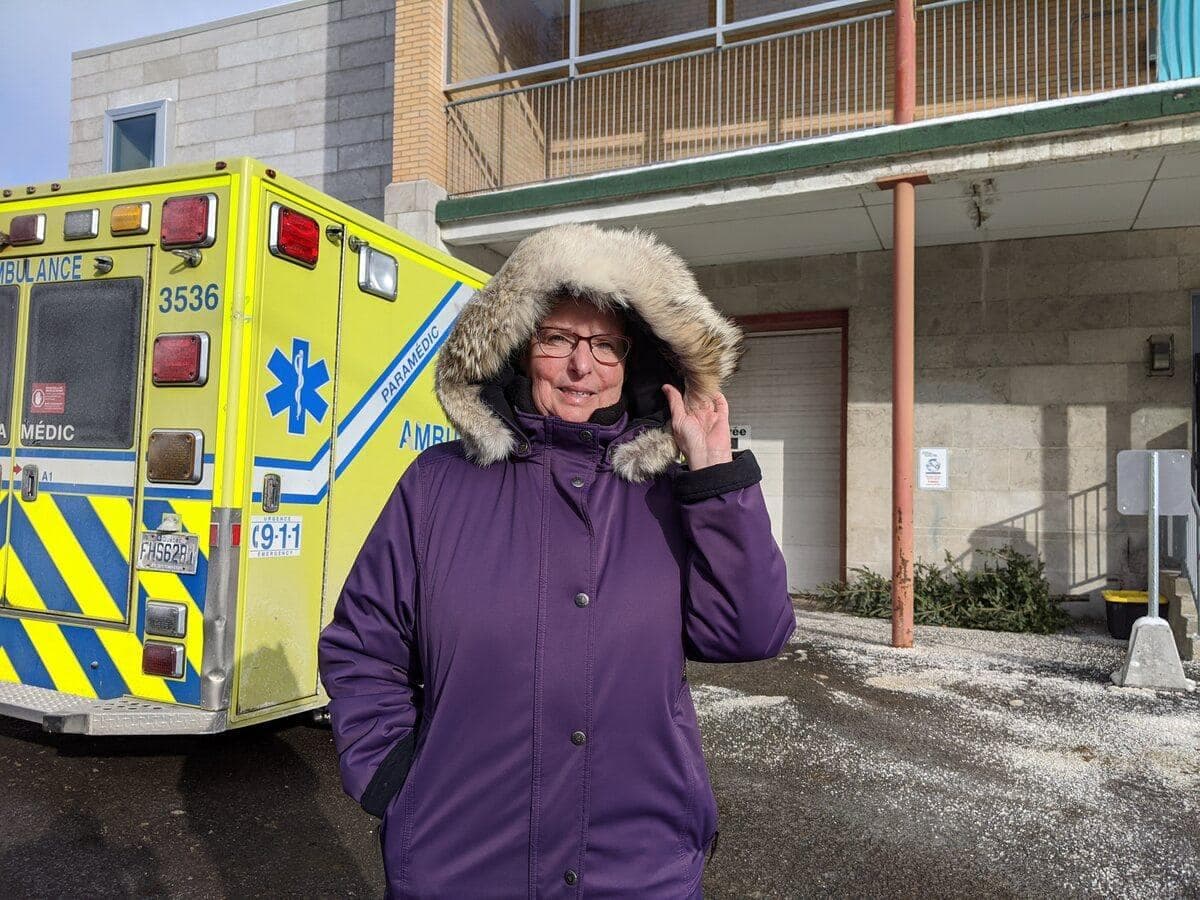 «C'est très bien organisé et ça ne fait pas mal de se faire piquer. [...] C'est 20 minutes en tout et pour tout», a rapporté Francine Potvin, 60 ans, une infirmière qui travaille au Centre d'hébergement de Donnacona.