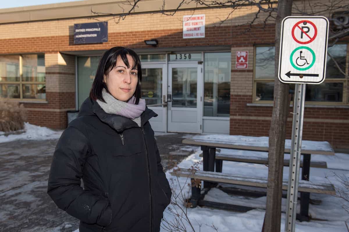 L’enseignante Caroline Fauvel-Petit n’a pas accès à des masques N95 même si elle travaille auprès d’élèves en déficience intellectuelle profonde à l’«école-hôpital» Victor-Doré, où 5 classes sur 25 seraient actuellement fermées en raison de la COVID-19.