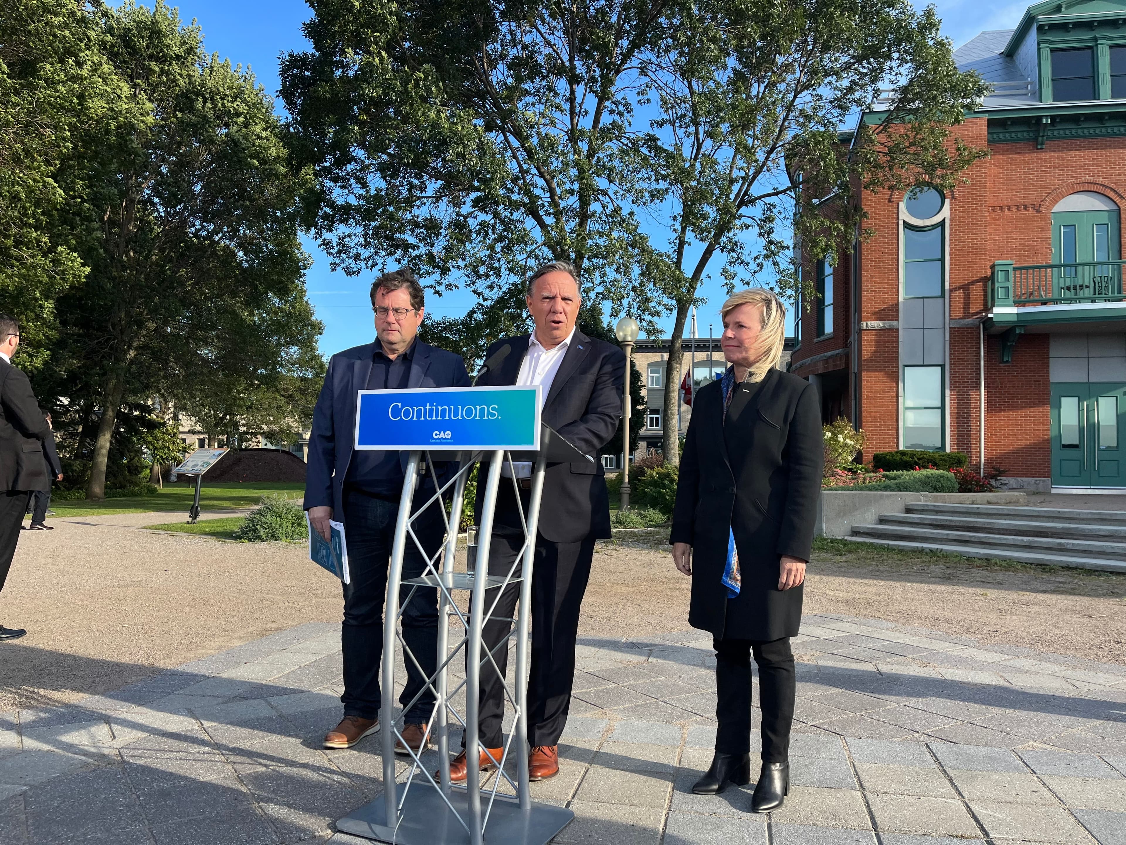 De passage à Lévis, François Legault s'est réjoui de l'appui du maire Gilles Lehouillier à son tunnel Québec-Lévis.