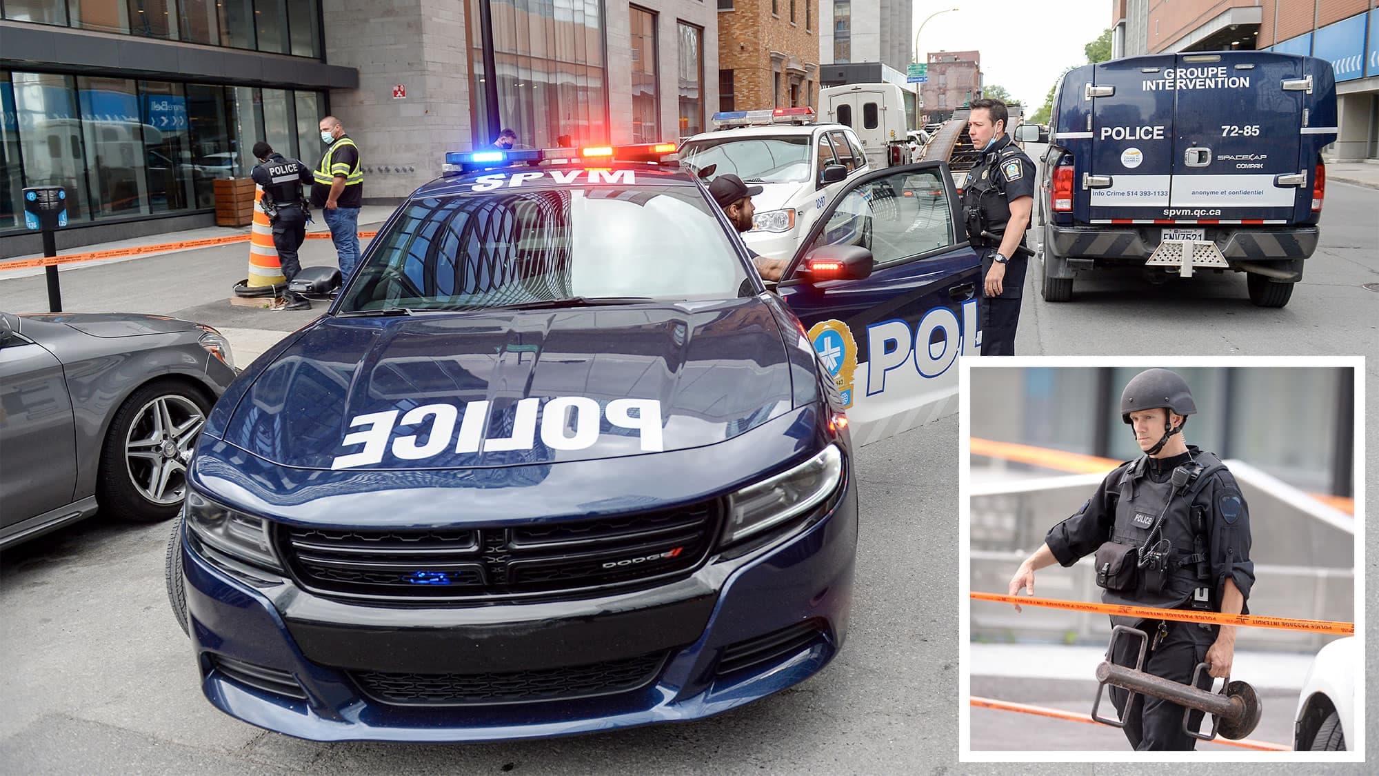 Patrouilleurs, enquêteurs et agents du Groupe tactique d’intervention (en mortaise avec un bélier) se sont massés au pied de la Tour des Canadiens vendredi, après un autre épisode de coups de feu à survenir en plein jour dans la métropole.