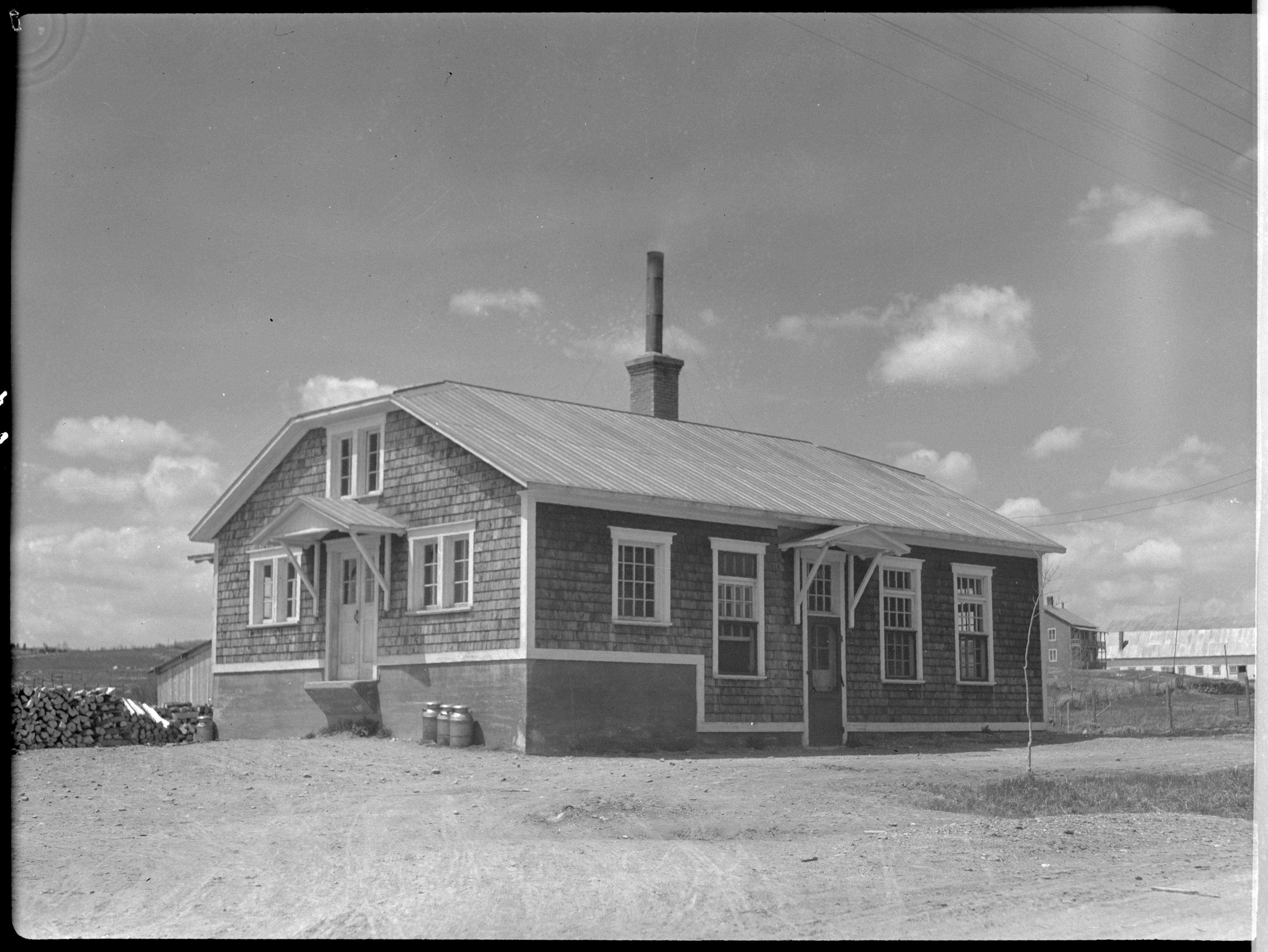 Fabrique coopérative de beurre à Saint-Elzéar, comté de Beauce, 1944.
