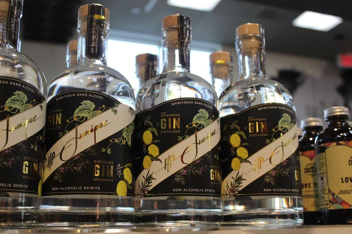 La bouteille de 750 ml, disponible notamment au marché Métro Marciano sur la rue Bélanger dans l'arrondissement de Rosemont--La-Petite Patrie, est en vente depuis mardi le 22 septembre 2020 au prix de 24,95$. 22 septembre 2020.
GUILLAUME CYR/24 HEURES/AGENCE QMI