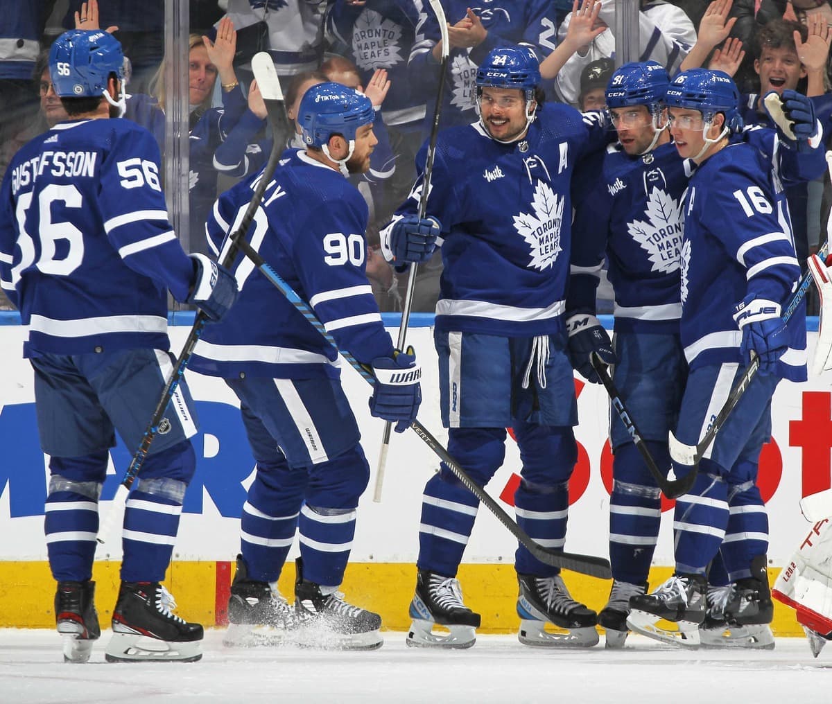 Malgré leurs succès répétés en saison régulière, comme lors du match du 8 avril dernier face au Canadien, les joueurs vedettes des Maple Leafs ont tendance à s'éclipser lorsque les séries s'amorcent.