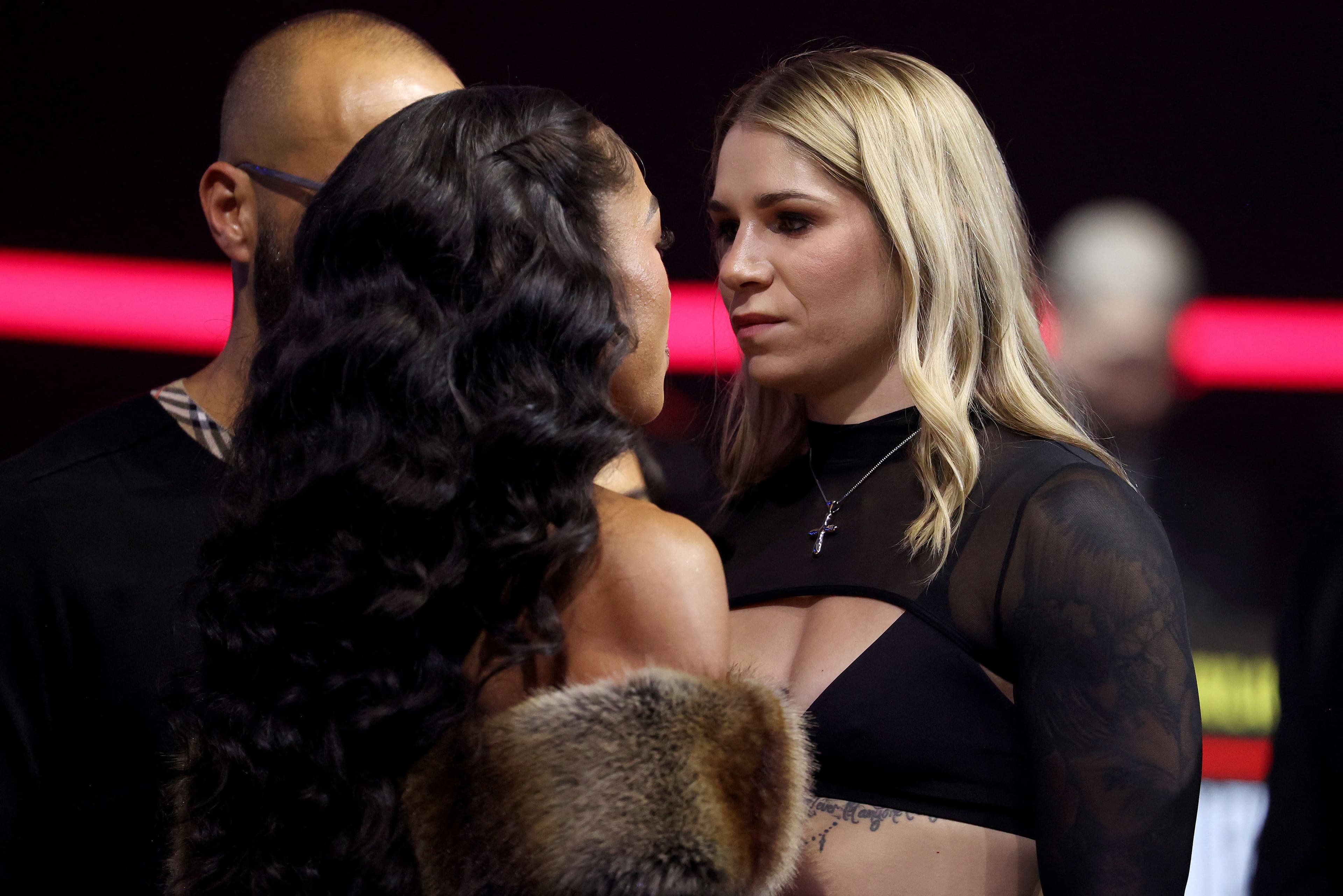 Alycia Baumgardner et Leïla Beaudoin durant leur face-à-face, mercredi.