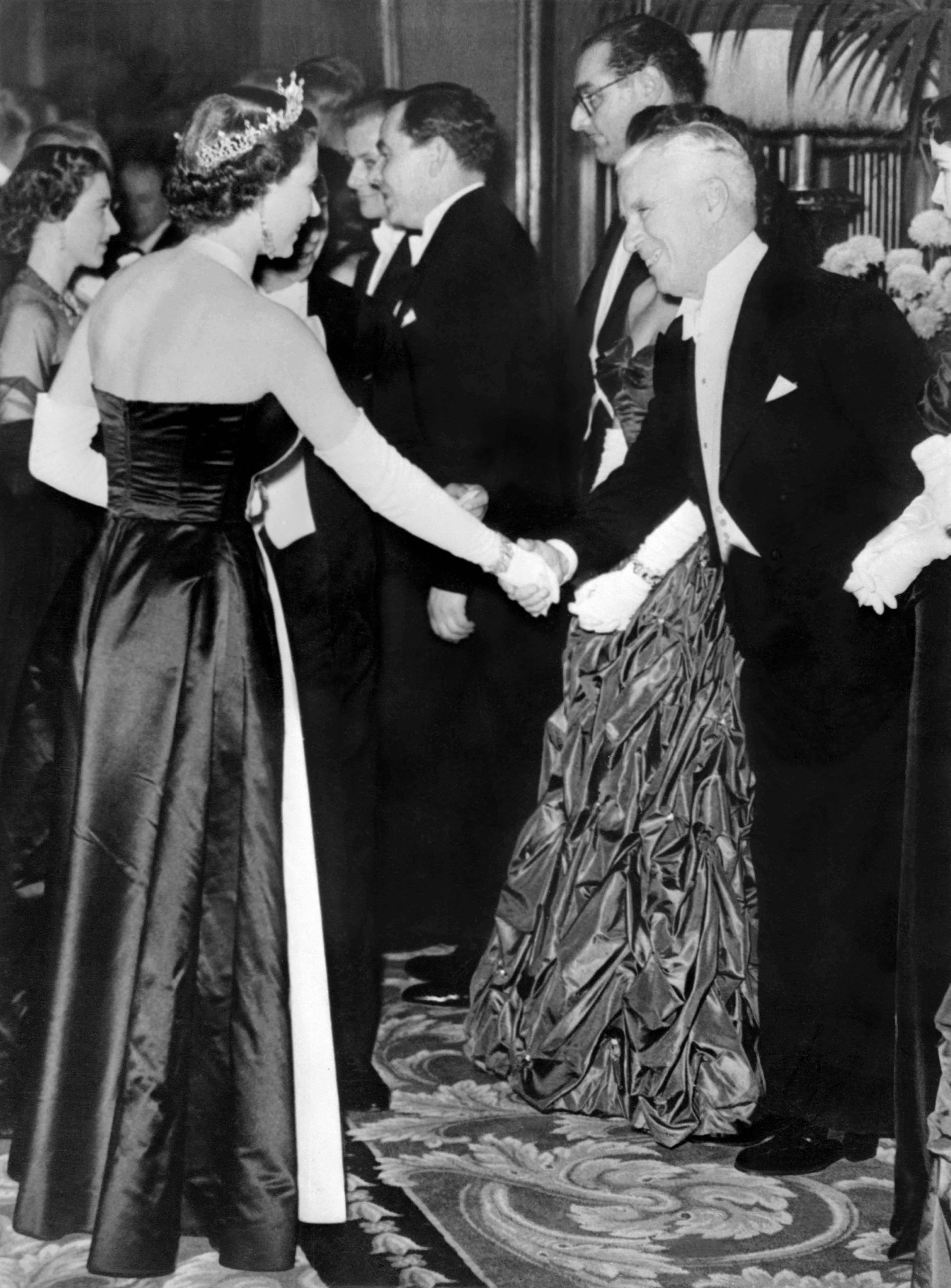 Charlie Chaplin et Elizabeth II (1952) | AFP