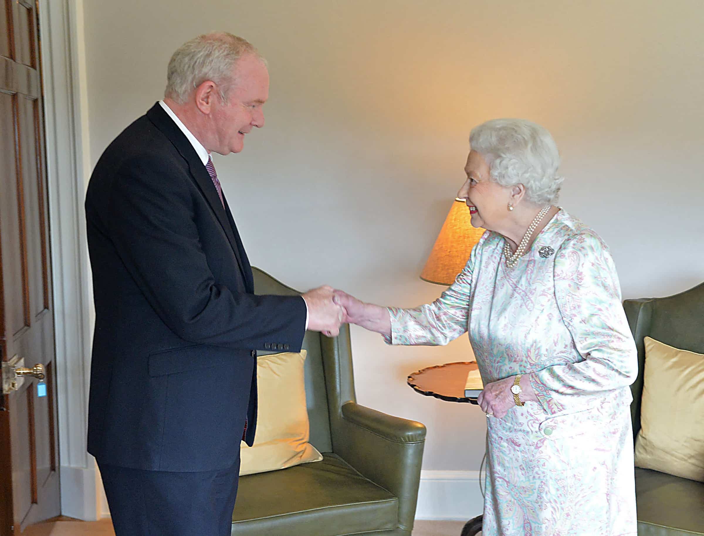 Martin McGuinness et Elizabeth II (2016)