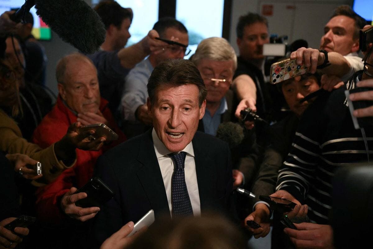Le Britannique Sebastian Coe, président de World Athletics, a fait savoir que son organisation procéderait à des prélèvements buccaux pour confirmer le genre des athlètes.