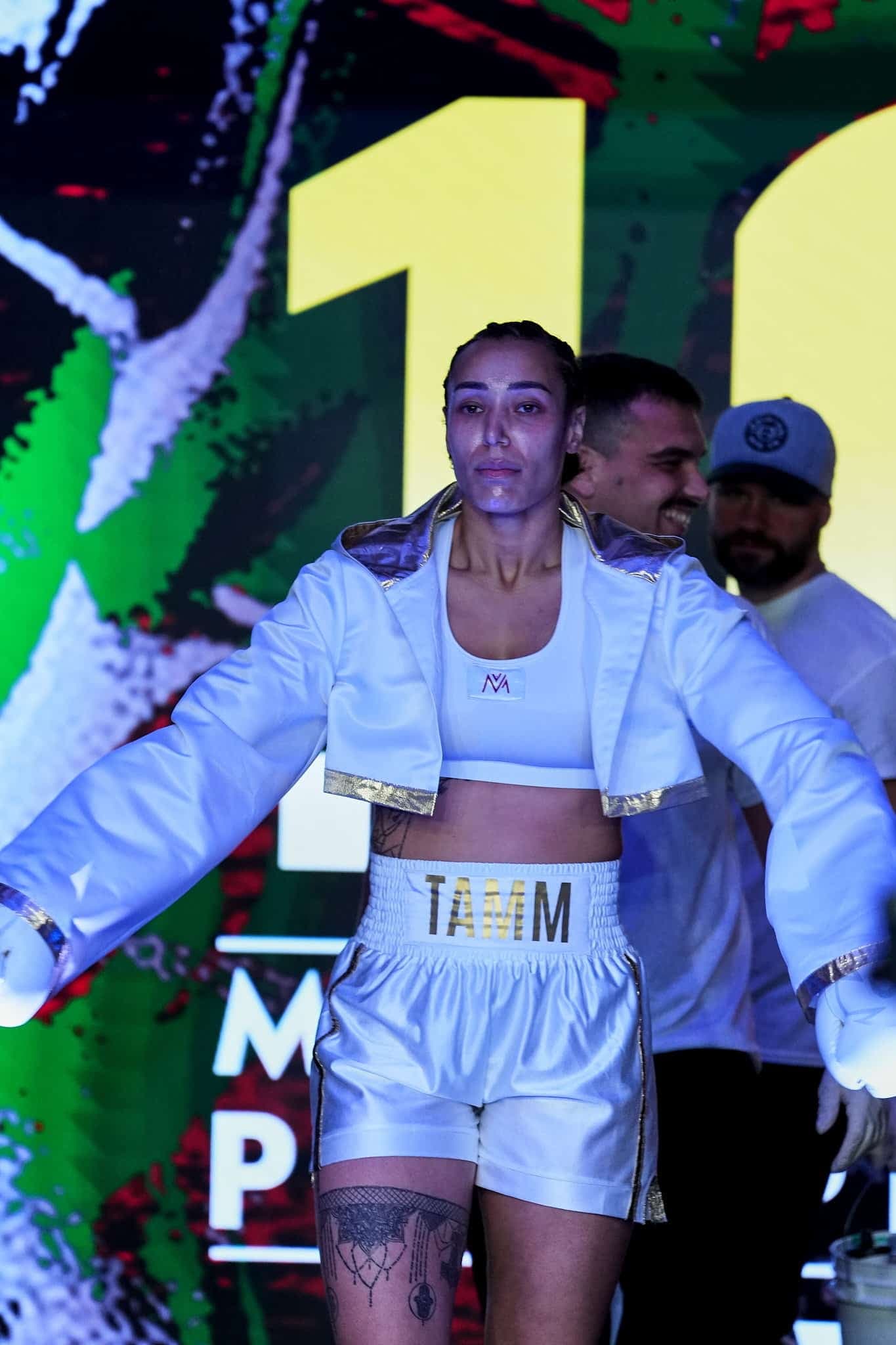 Tammara Thibeault mène une carrière de boxeuse professionnelle en plus d'être étudiante à la maîtrise.