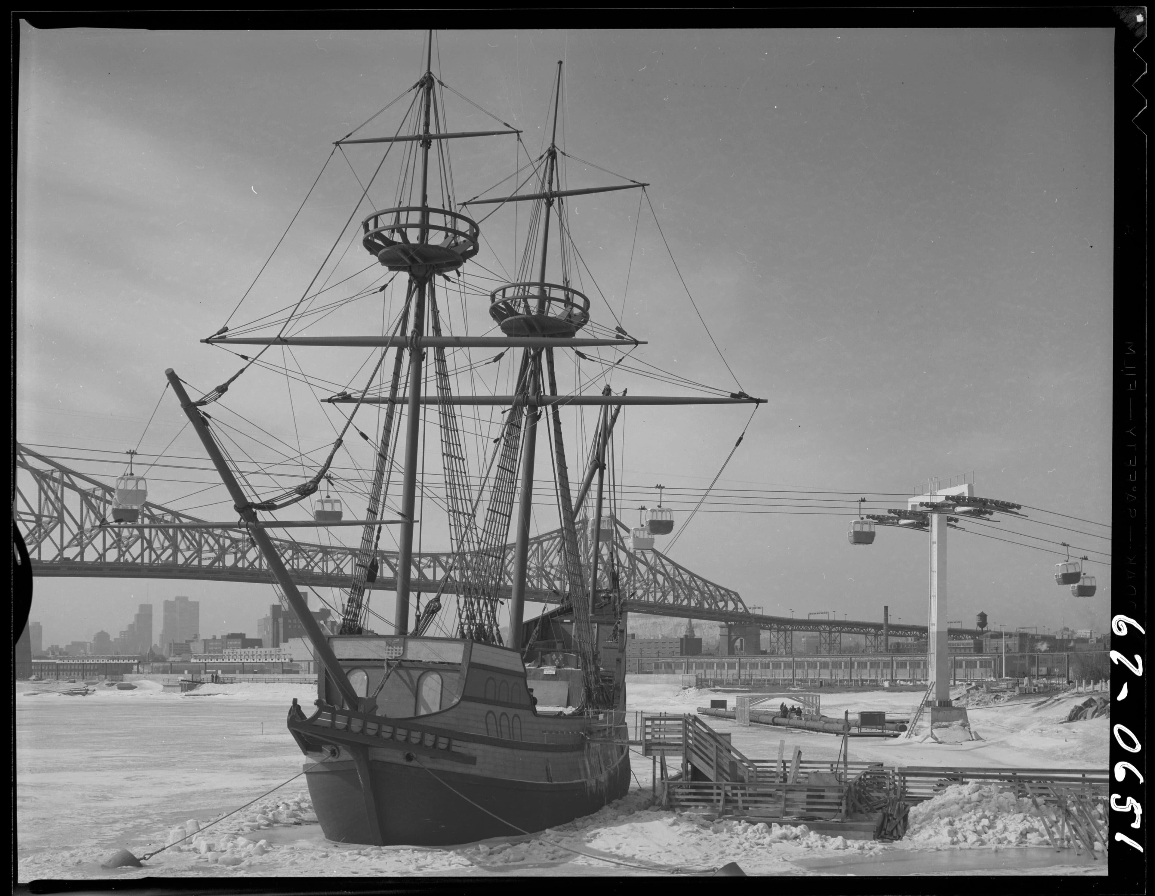 Pavillons de l’Exposition universelle de 1967. Île Sainte-Hélène. Montréal, 1967.