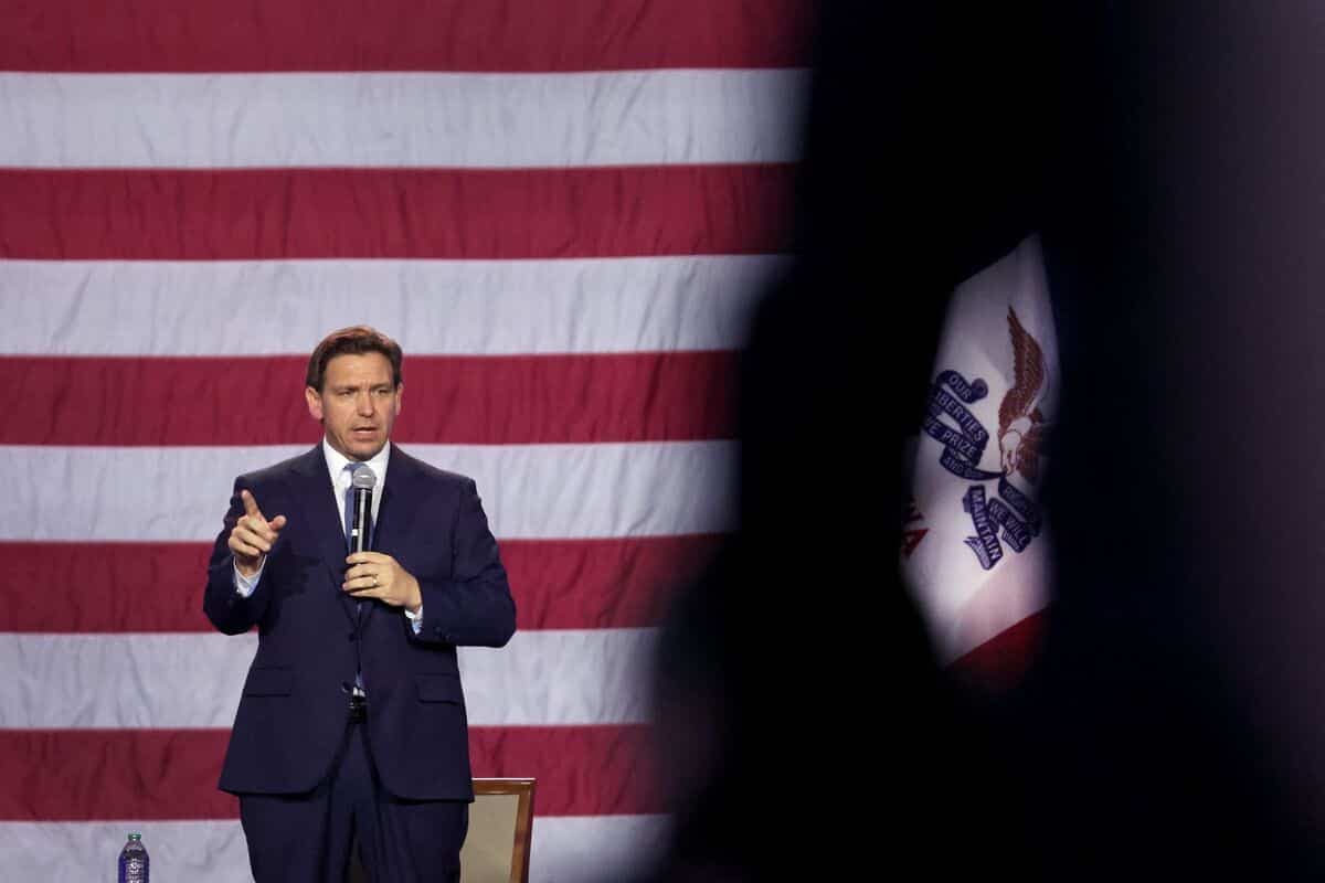 Le gouverneur de la Floride, Ron DeSantis, flirte ouvertement avec une candidature à la présidentielle de 2024 et s’est engagé à faire de son État un laboratoire des idées conservatrices.