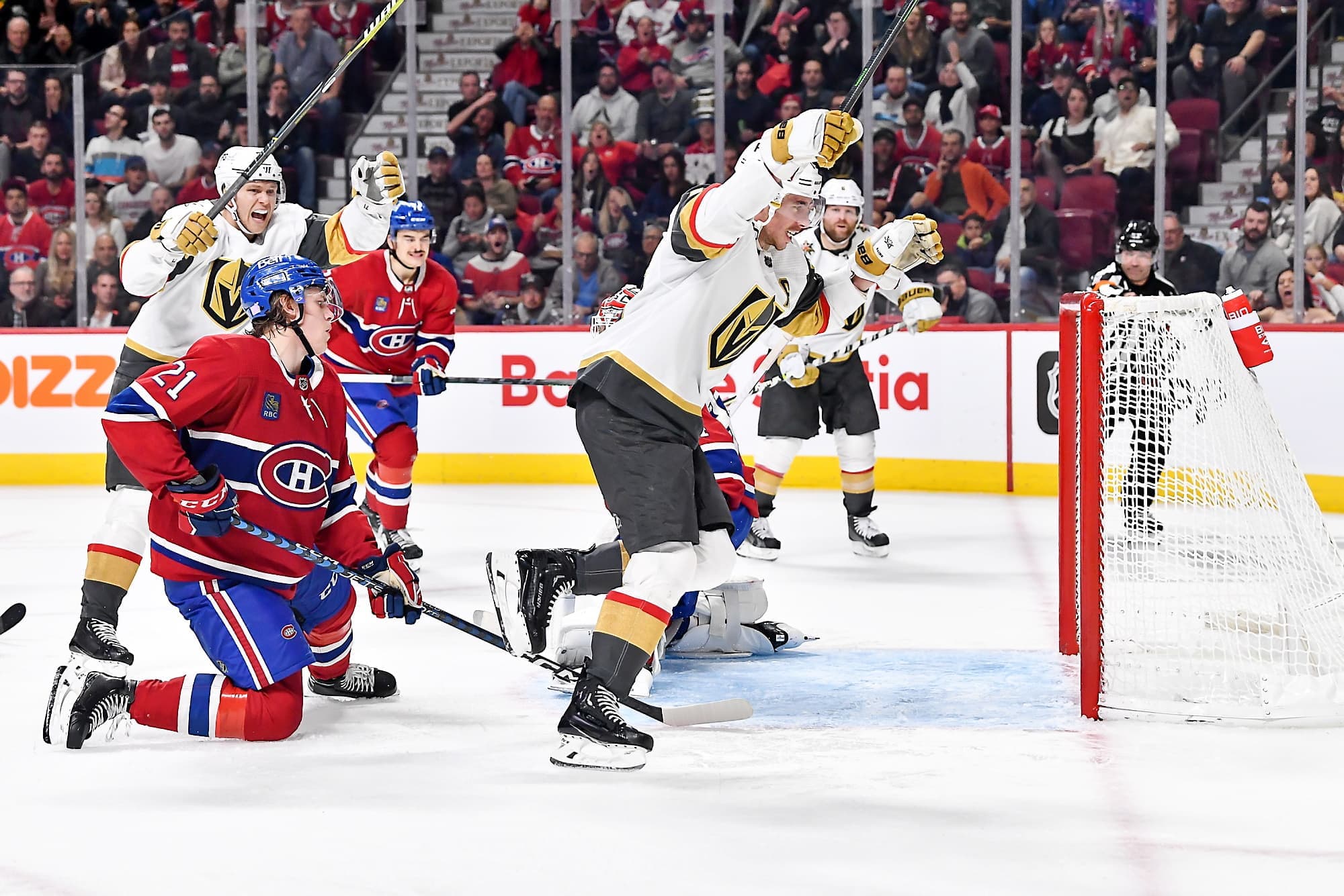 Reilly Smith a touché la cible deux fois face à Jake Allen, samedi soir, au Centre Bell, aidant les Golden Knights à vaincre le Canadien.