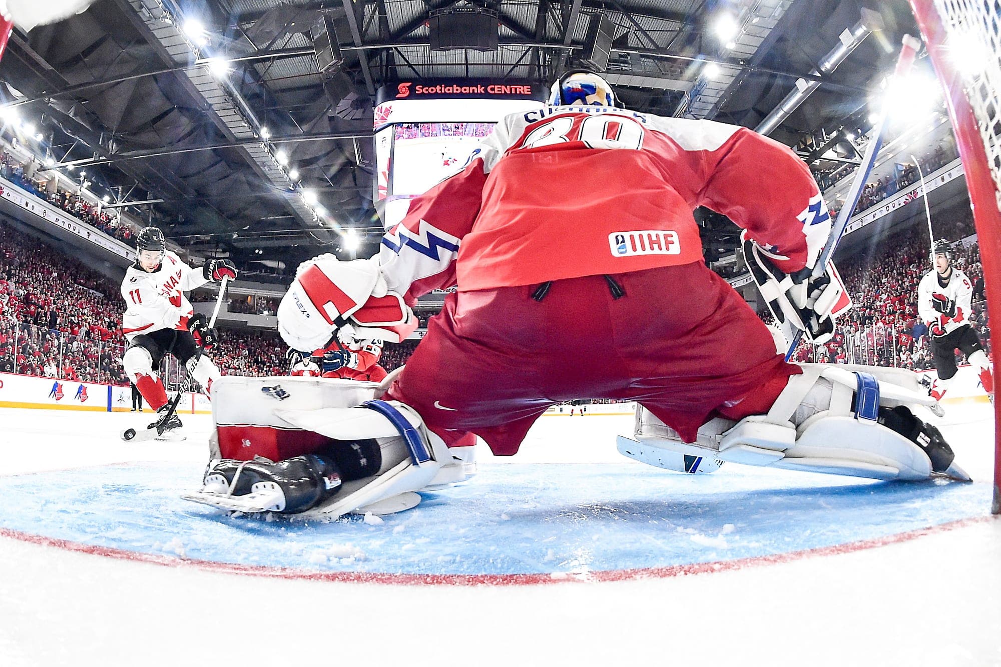 La passe de Joshua Roy à Dylan Guenther a été la spectaculaire conclusion du Mondial de hockey junior