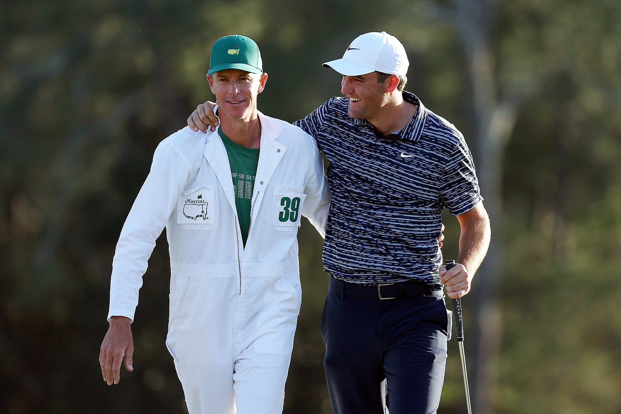 Souvent dans l’ombre, le cadet joue un rôle de premier plan dans les succès d’un golfeur. Scheffler n’a pas raté l’occasion de remercier son complice Ted Scott au terme de la ronde finale.