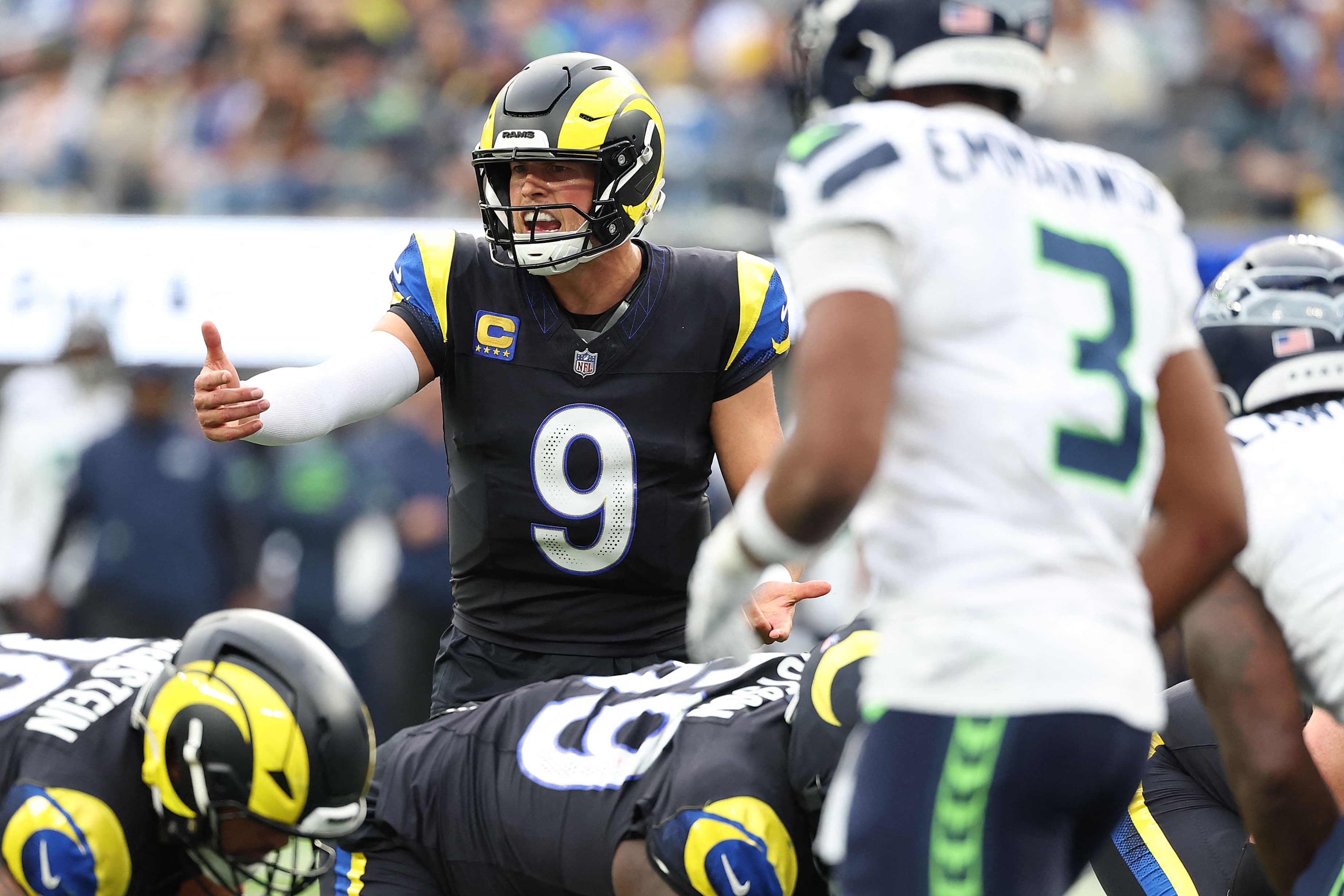 Matthew Stafford et l’attaque des Rams vivront un défi de taille jeudi soir contre la défense des Seahawks, qui leur donne souvent du fil à retordre.