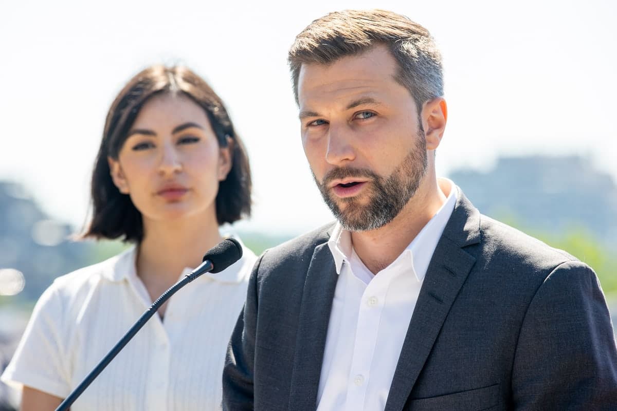 PHOTO AGENCE QMI, TOMA ICZKOVITS