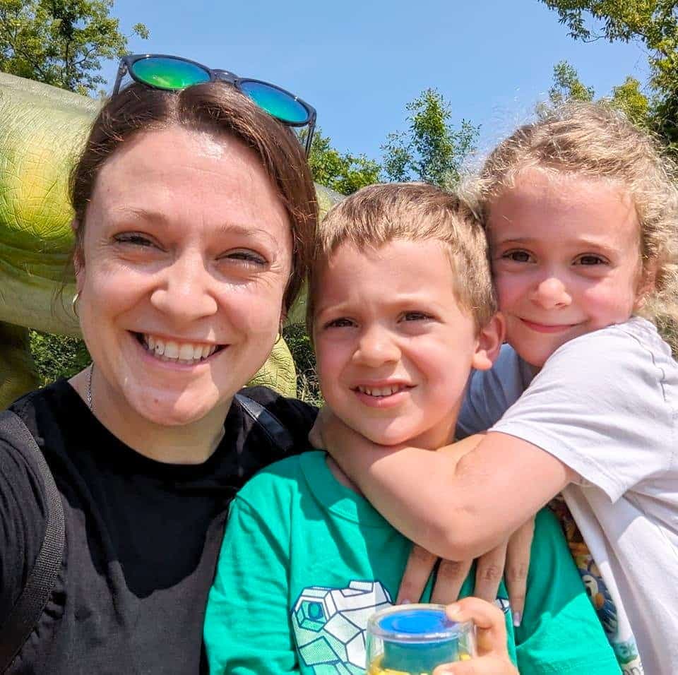 Geneviève Savard et ses enfants Lévy et Ivy. L'enseignante au préscolaire de Gatineau devra vivre sans salaire durant la grève illimitée de la FAE à partir du 23 novembre.