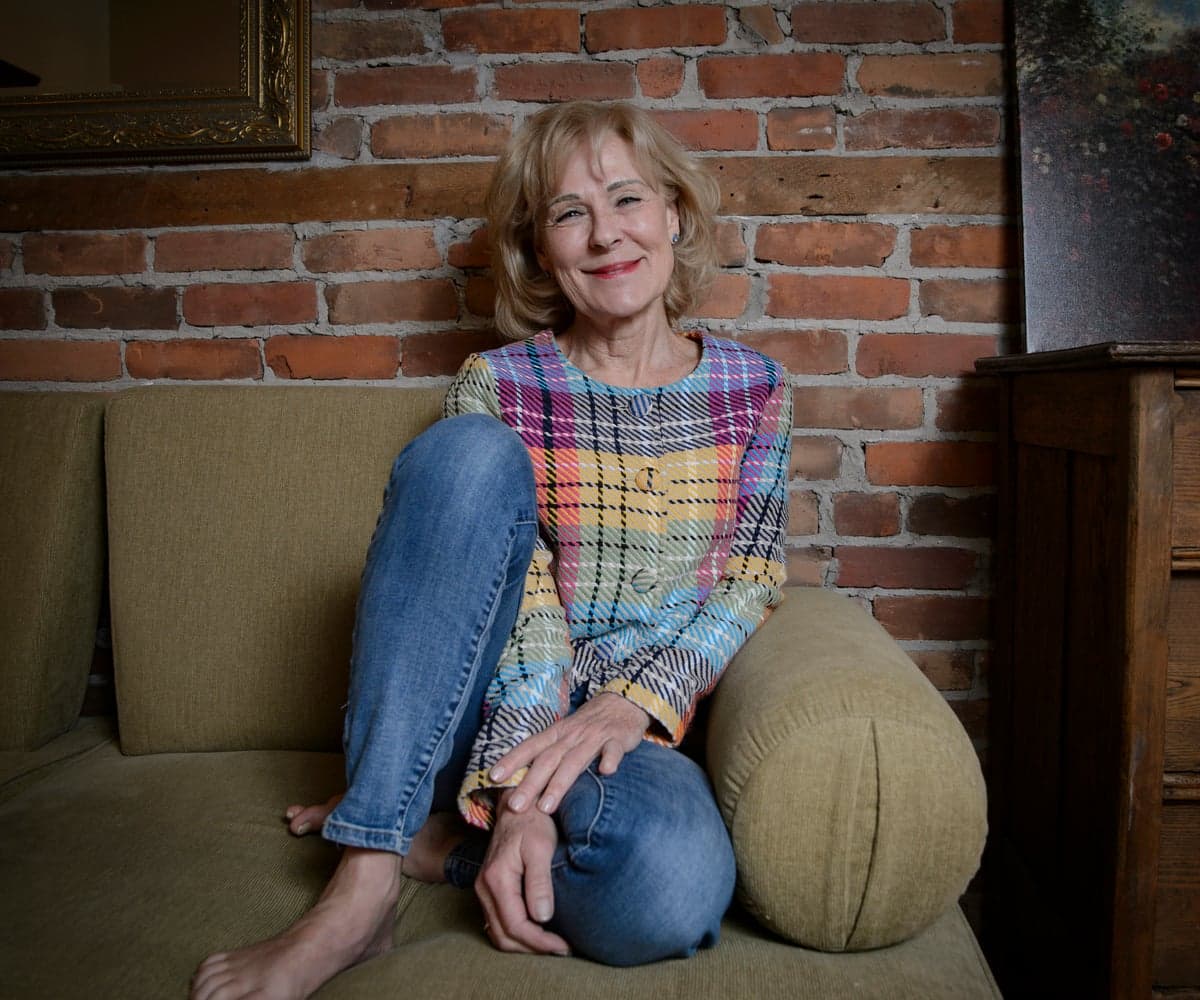 Dominique Demers s’est penchée sur les thèmes de la résilience, de l’amitié, de la fin de vie et de la proche aidance dans son nouveau roman.