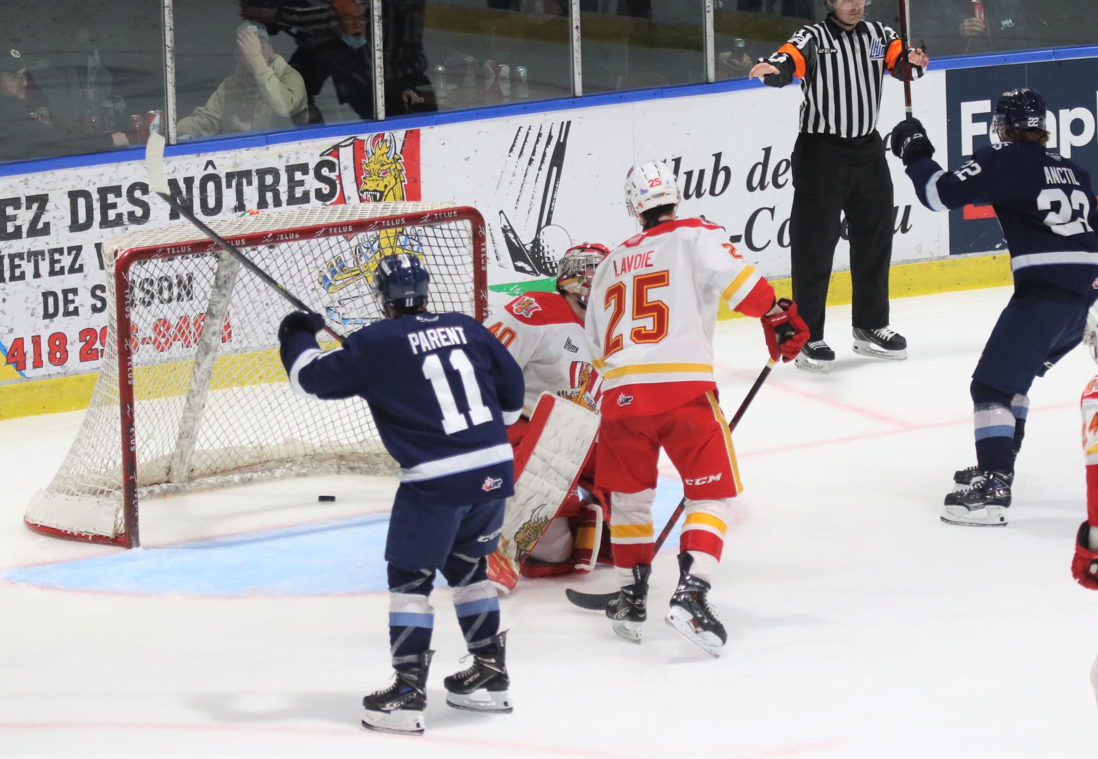 Mené en attaque par son capitaine, Xavier Parent (no 11), le Phœnix a doublé le Drakkar par le pointage de 6 à 3 jeudi soir.