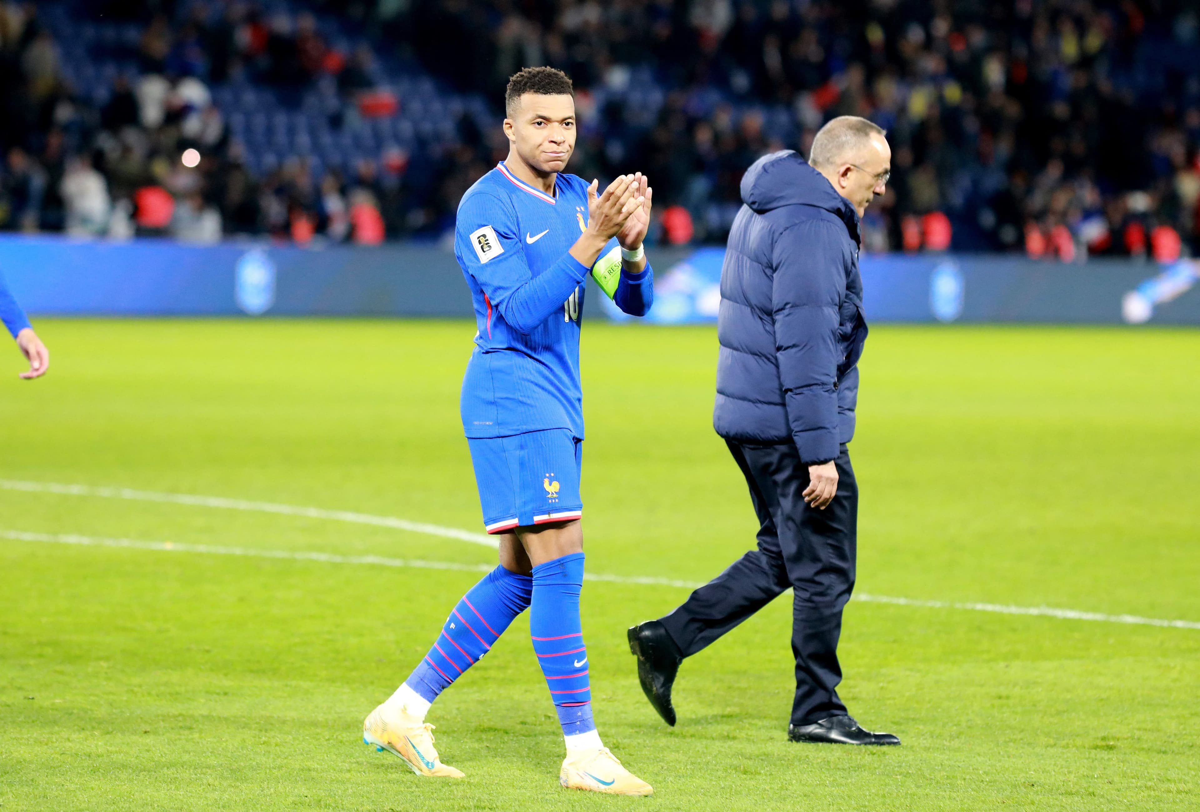 L'équipe de France de football a validé son billet pour la phase finale de la Coupe du Monde 2026 grâce à sa large victoire face à l'Ukraine (4-0) jeudi soir au Parc des Princes à Paris, lors de la 5e journée des éliminatoires de l'Euro. Photo : Kylian Mbappé pendant le match France-Ukraine.
13 novembre 2025
Photo : Kylian Mbappé.
Crédit photo : KCS Presse / MEGA
sales@mega.global
Avec : Kylian Mbappé
Lieu : Paris, France
Date : 13 novembre 2025
Crédit : MEGA/WENN
*****DISPONIBLE UNIQUEMENT AVEC LES ABONNEMENTS WENN*****