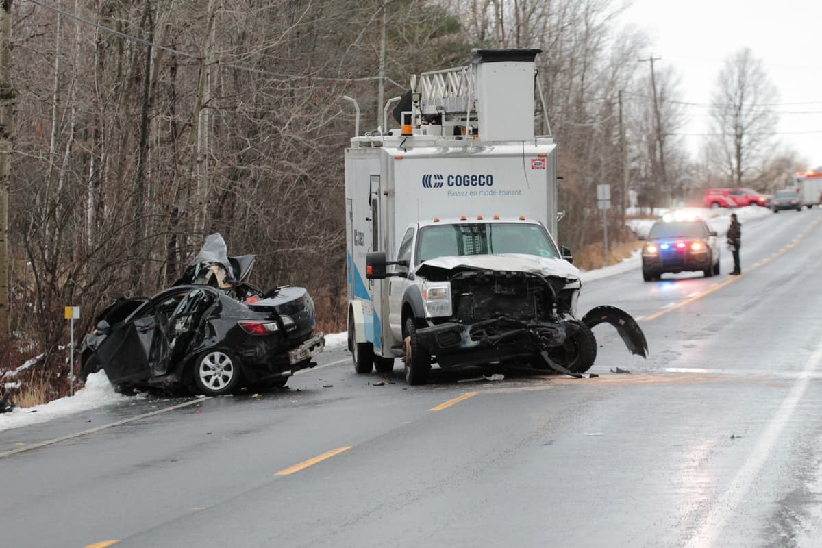 La collision entre un camion et la voiture dans laquelle se trouvaient Erika McComber-Rozon et ses enfants Derek et Haylee Grondin n’a laissé aucune chance à la jeune mère de famille, lundi matin, sur la route 116, à Sainte-Christine.