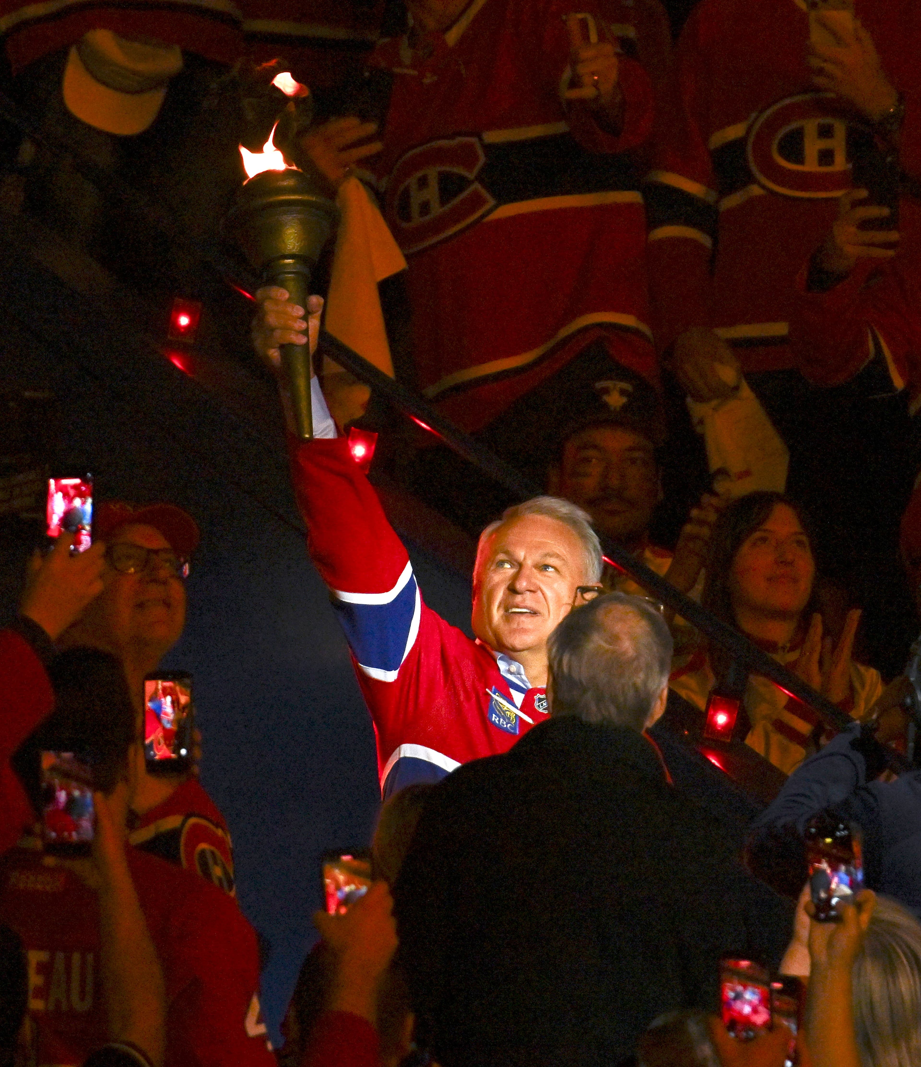 Claude Lemieux avait porté bien haut le flambeau avant le match entre le Canadien et les Hurricanes, lundi, au Centre Bell.