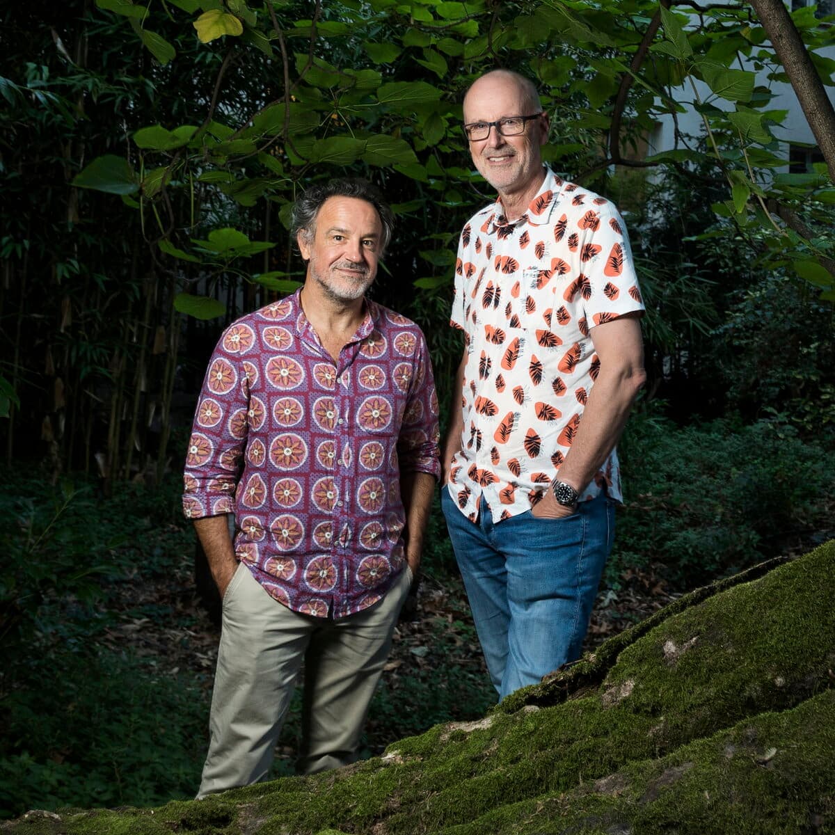 Fred Bernard (à gauche) a travaillé avec Peter Wohlleben pour adapter en bande dessinée le best-seller «La vie secrète des arbres».