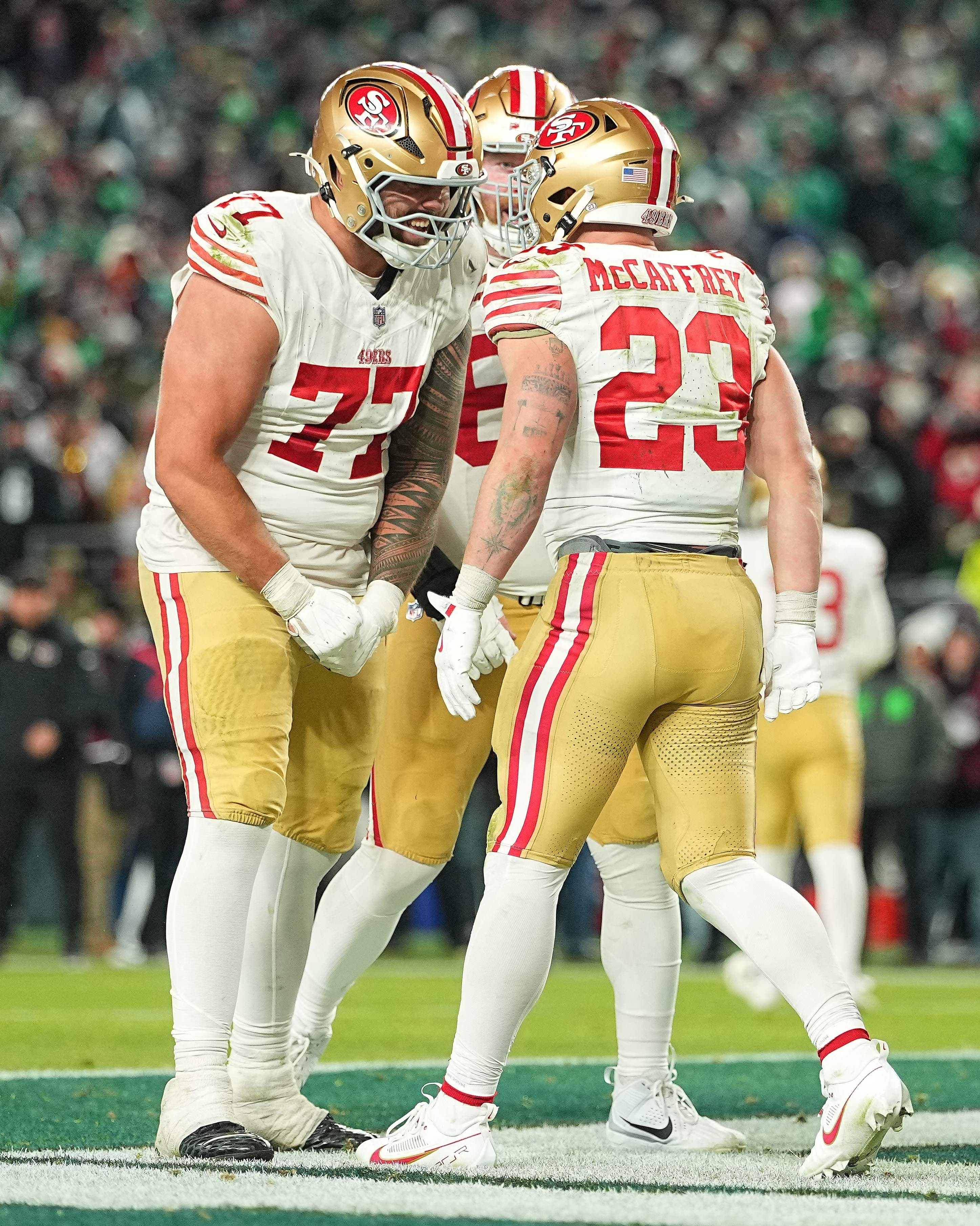 Le porteur de ballon Christian McCaffrey a inscrit deux touchés importants dans la victoire des 49ers face aux Eagles.