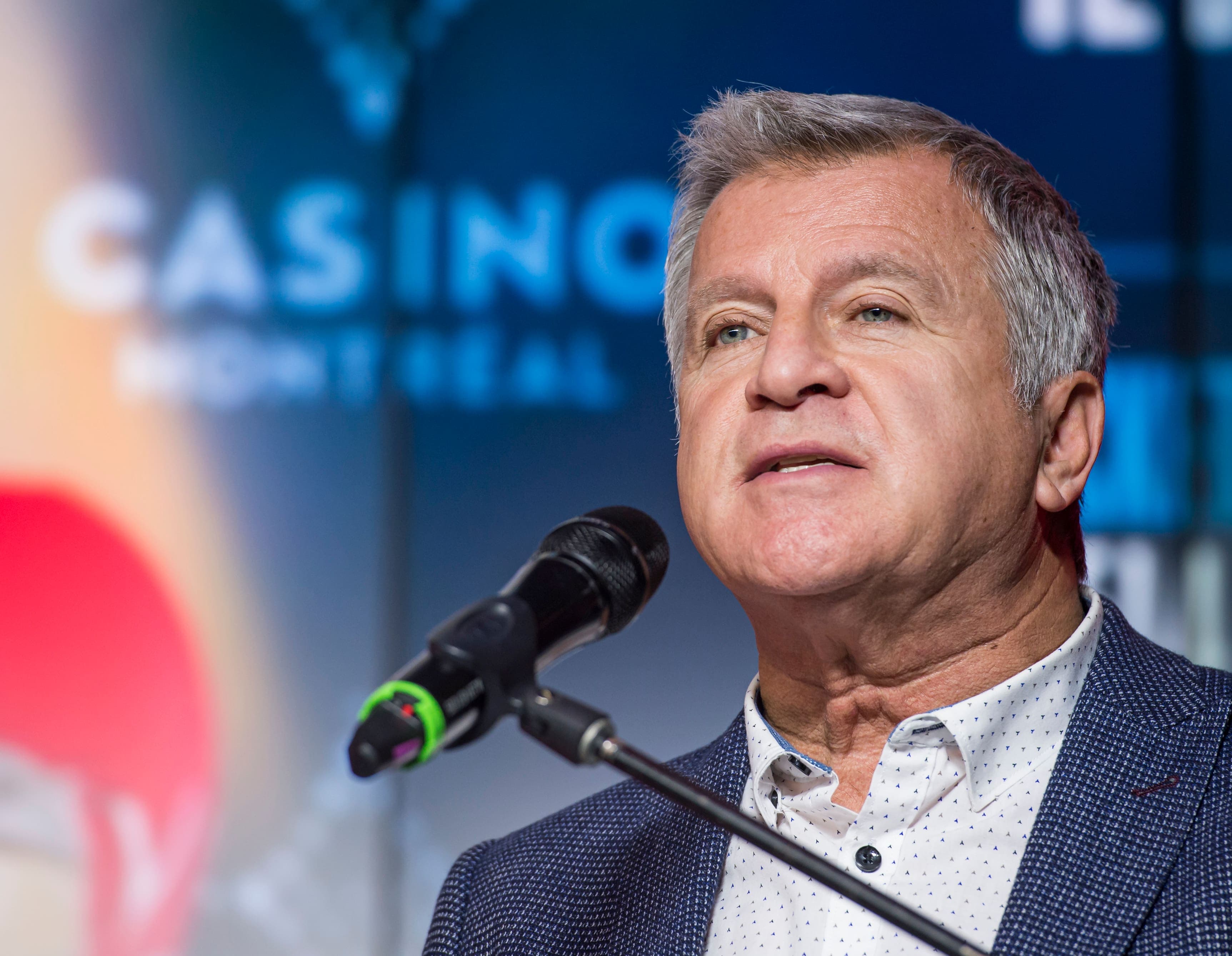Bernard Barré, qui est au coeur de GYM depuis 2004, a longtemps contribué à l'essor de la boxe amateur auparavant, au point d'être intronisé au Temple de la renommée de Boxe Canada.