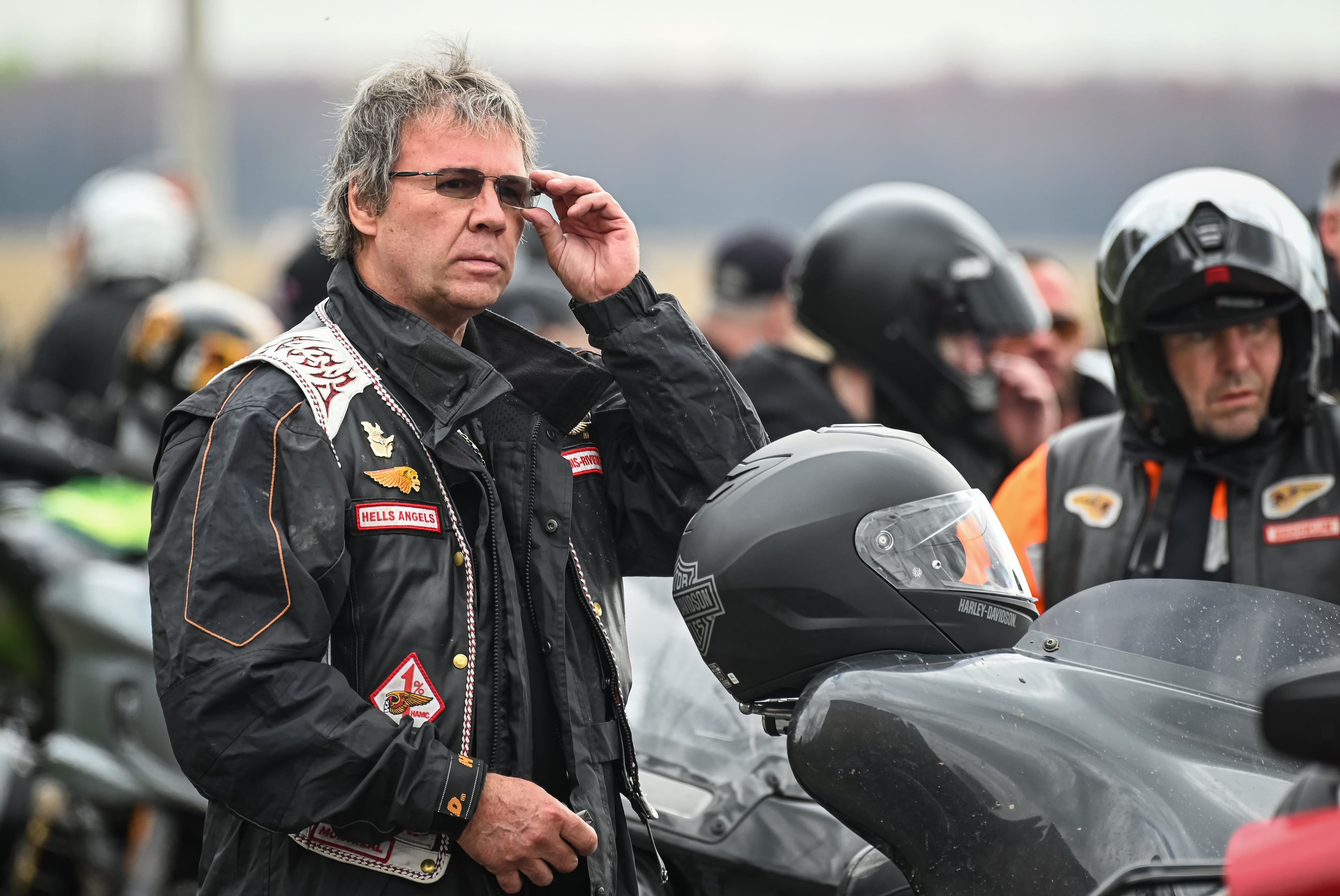 Bernard «Ben» Plourde, membre en règle des Hells Angels du chapitre de Trois-Rivières, photographié en mai 2025 lors de la «First Run», la première sortie officielle à moto de l'année.