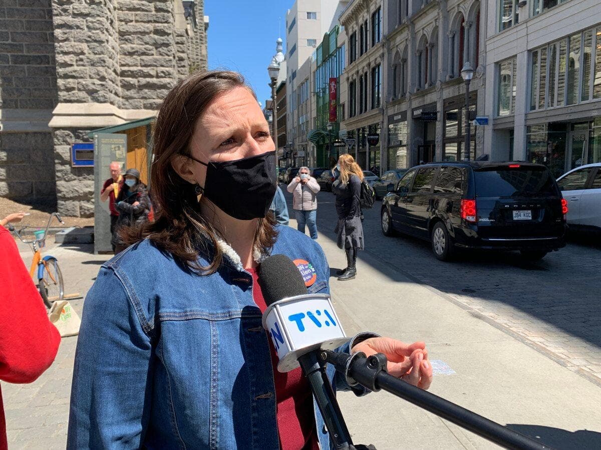 La cheffe de Transition Québec, Jackie Smith, a organisé cette manifestation contre le 3e lien dans Limoilou.