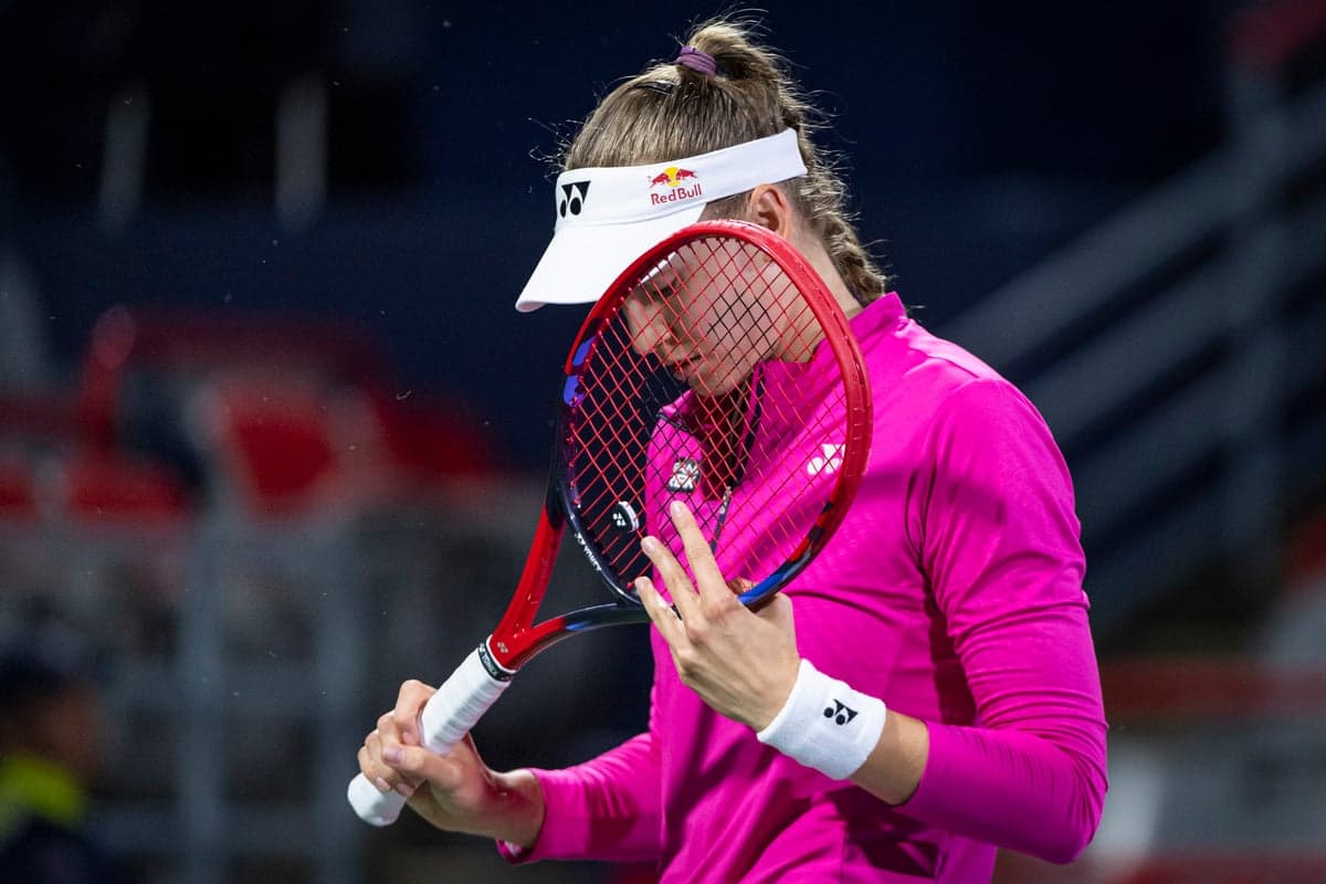 Elena Rybakina était épuisée après avoir vaincu Daria Kasatkina au terme d'une rencontre qui a duré 3h27min.