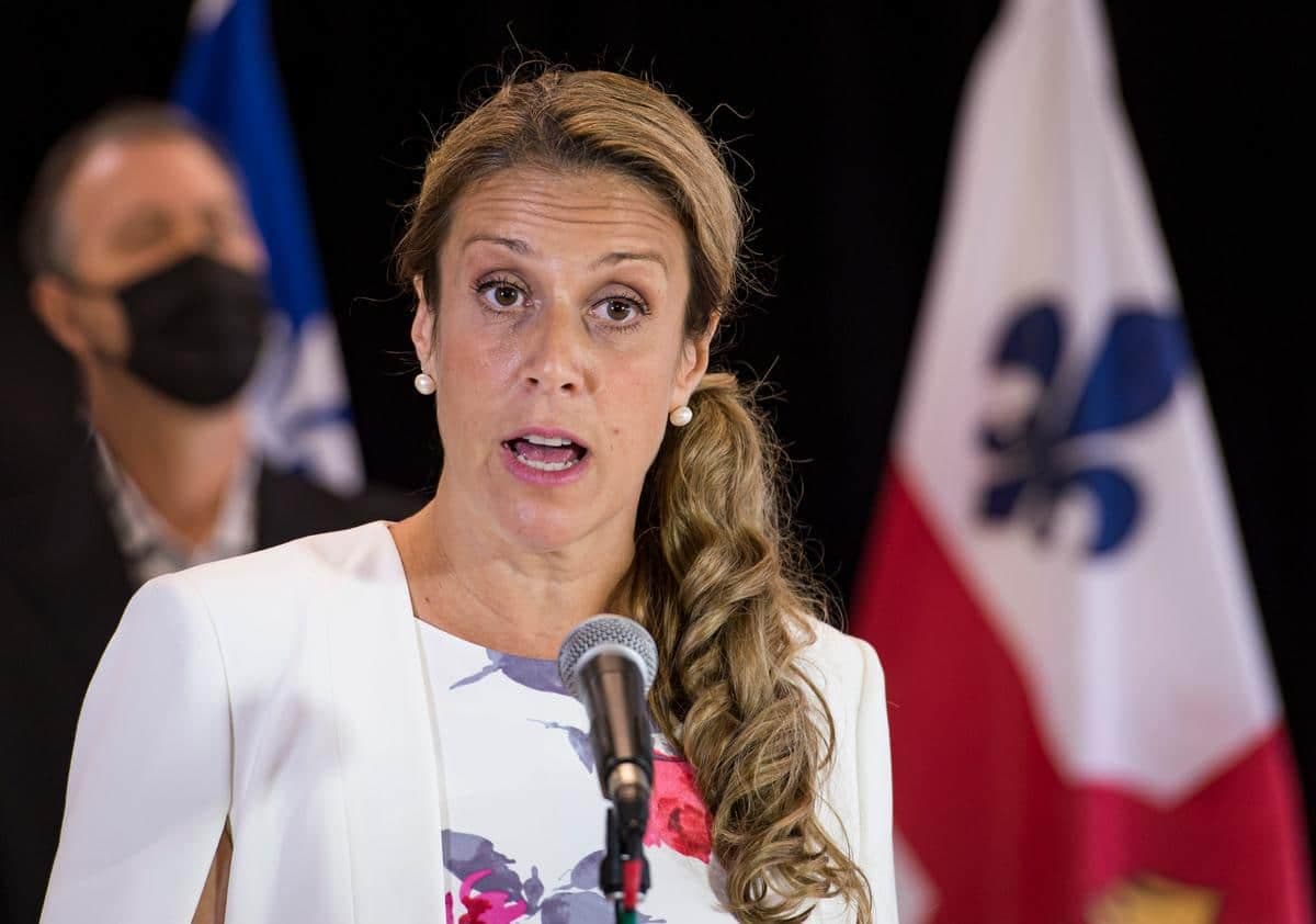 La conseillère du district du Canal, à Lachine, Julie-Pascale Provost, lors d’un point de presse en juin dernier, a été exclue de Projet Montréal en septembre 2020 après des désaccords sur un projet de parc sur le terrain de l’actuelle marina de Lachine.
