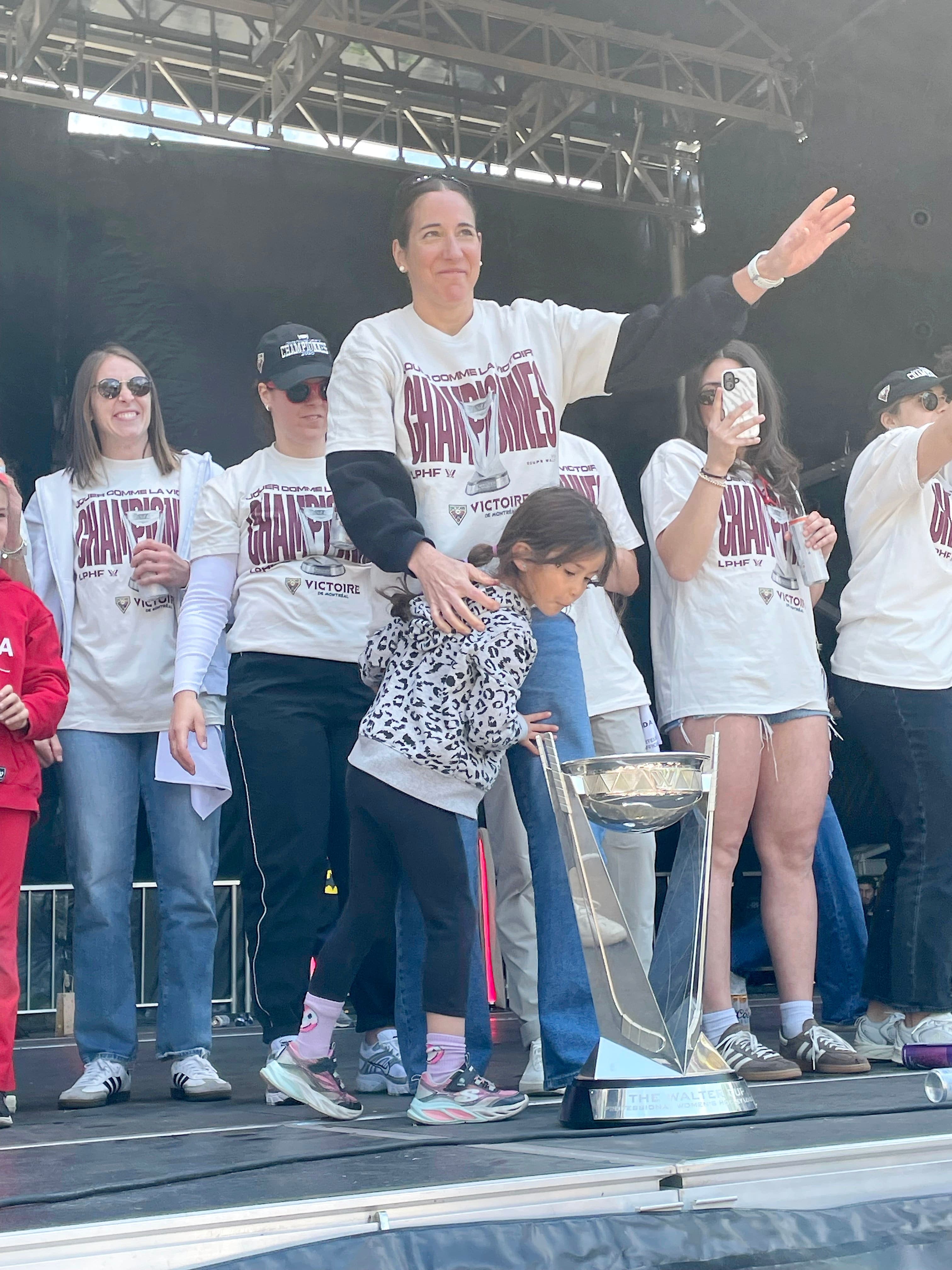 Caroline Ouellette avec sa fille Tessa, 6 ans.