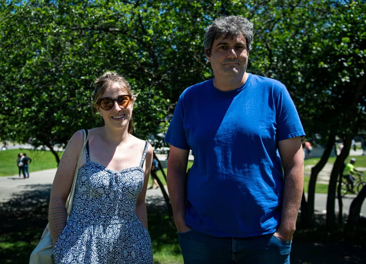 Justine et Manuel, deux touristes français qui se baladaient au Mont-Royal dimanche, étaient d'accord avec les revendications des manifestantes.