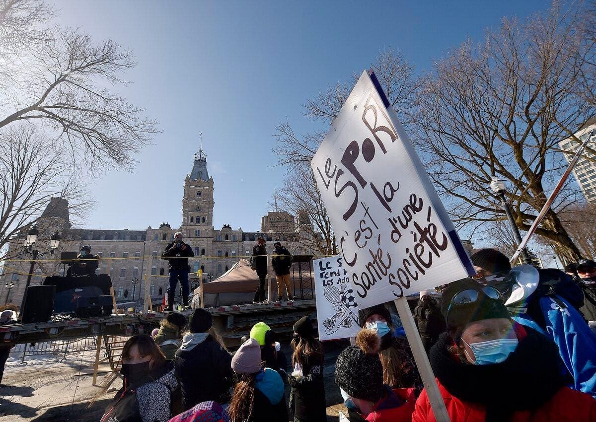 Les participants se sont rendus jusque devant l’Assemblée nationale.
