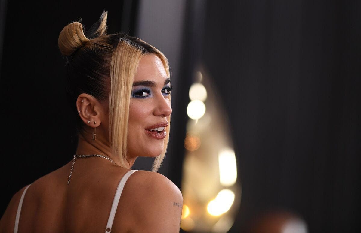 Dua Lipa à la cérémonie des Grammy Awards de 2020