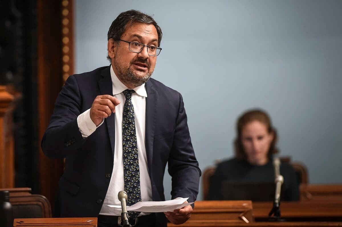 Le député de Québec solidaire de Laurier-Dorion Andrés Fontecilla (photo datant du 2 juin 2020)