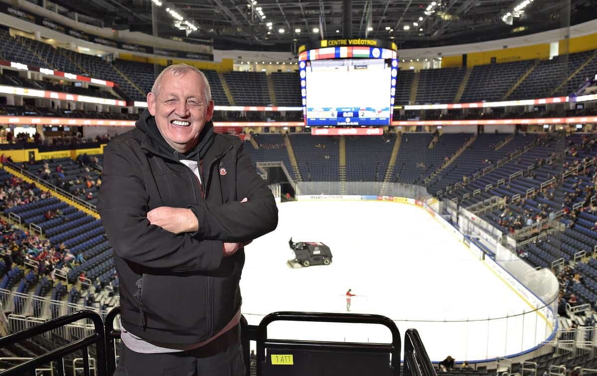Gilles Duguay a passé une première journée au Tournoi international de hockey pee-wee de Québec depuis sa participation en 1964, avec l'équipe de Thurso de Guy Lafleur.